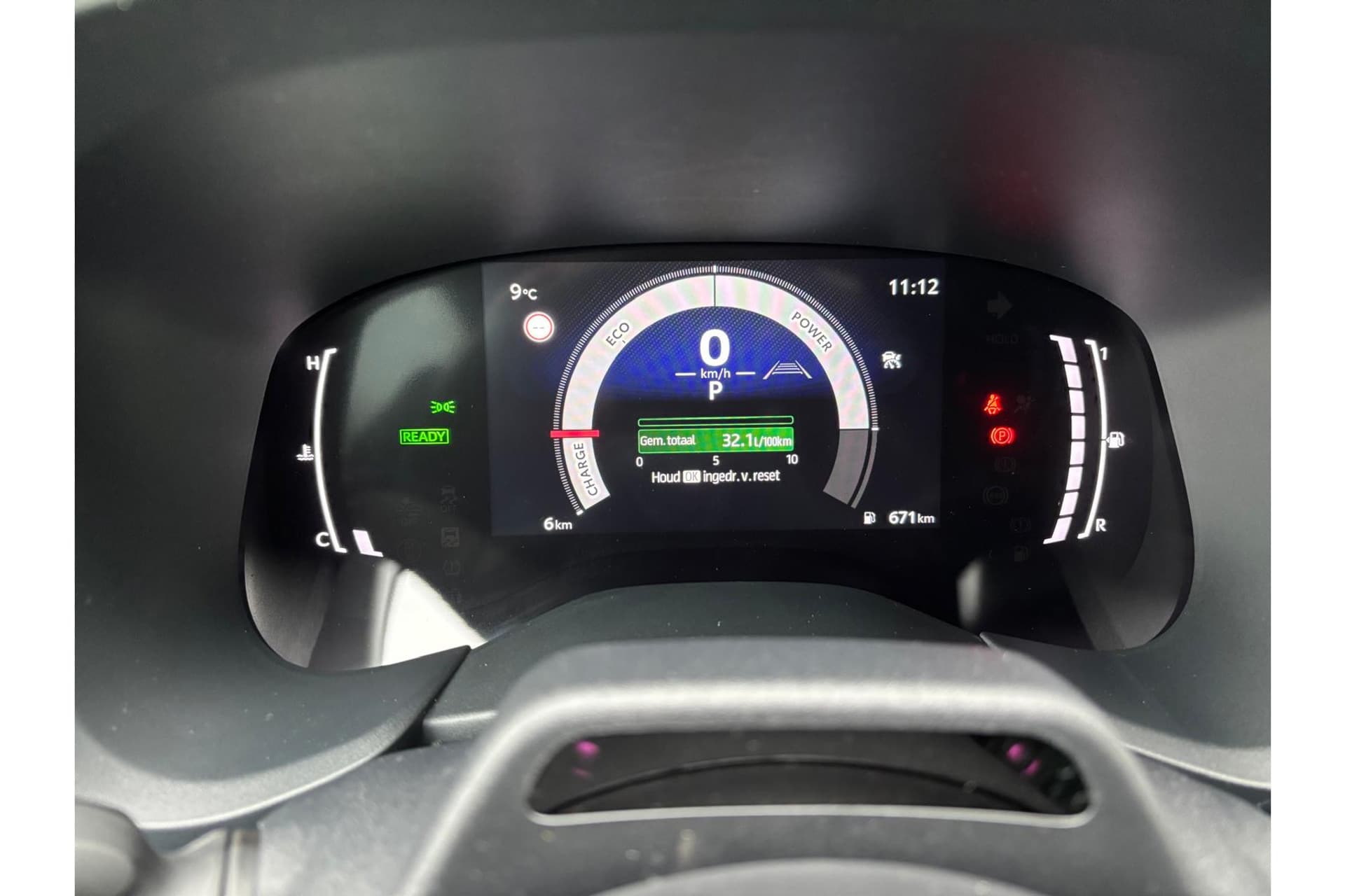 Toyota Aygo X Hybrid 115 Gr Sport thumbnail 3
