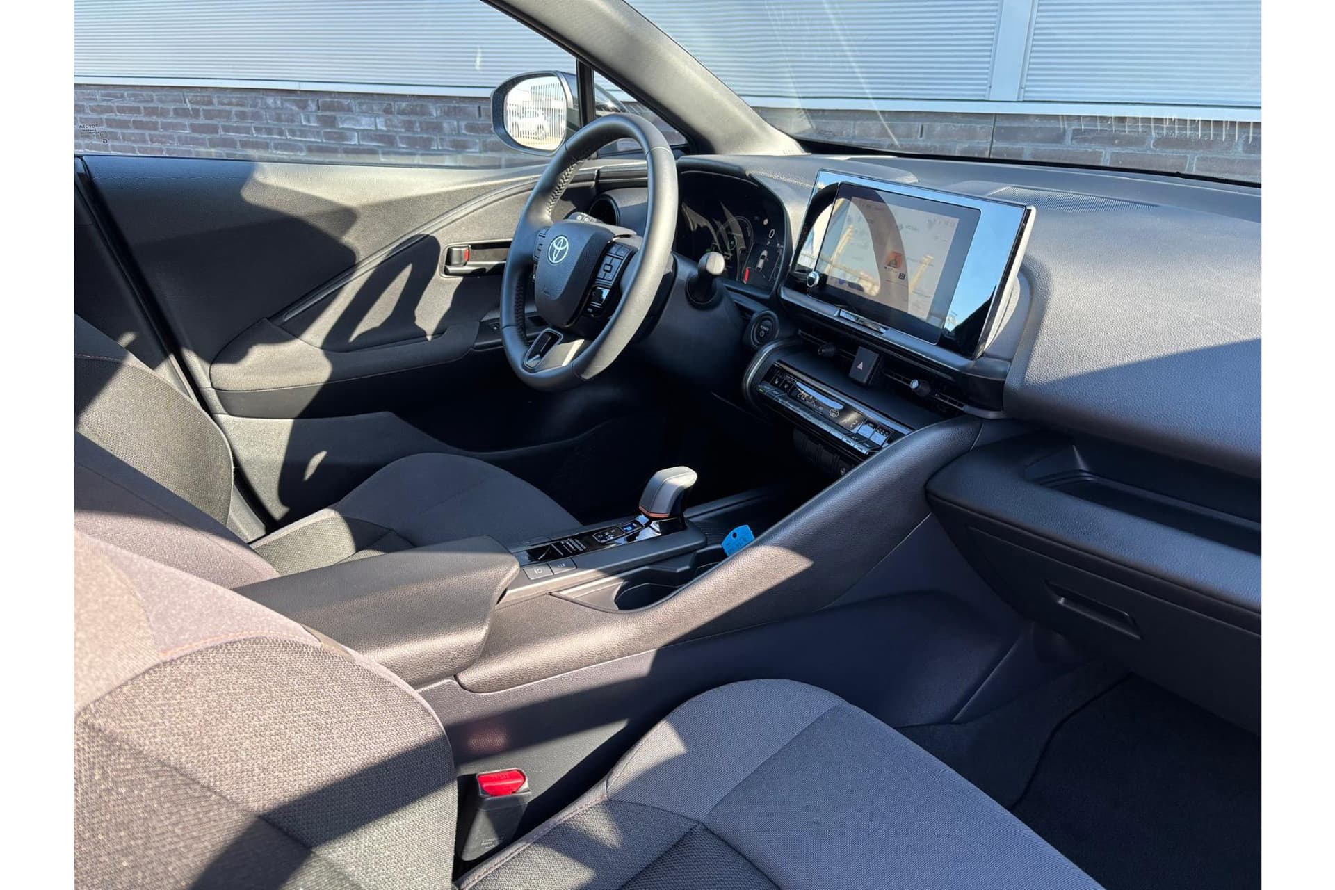 Toyota C-HR 1.8 Hybrid 140 First Edition Limited thumbnail 15