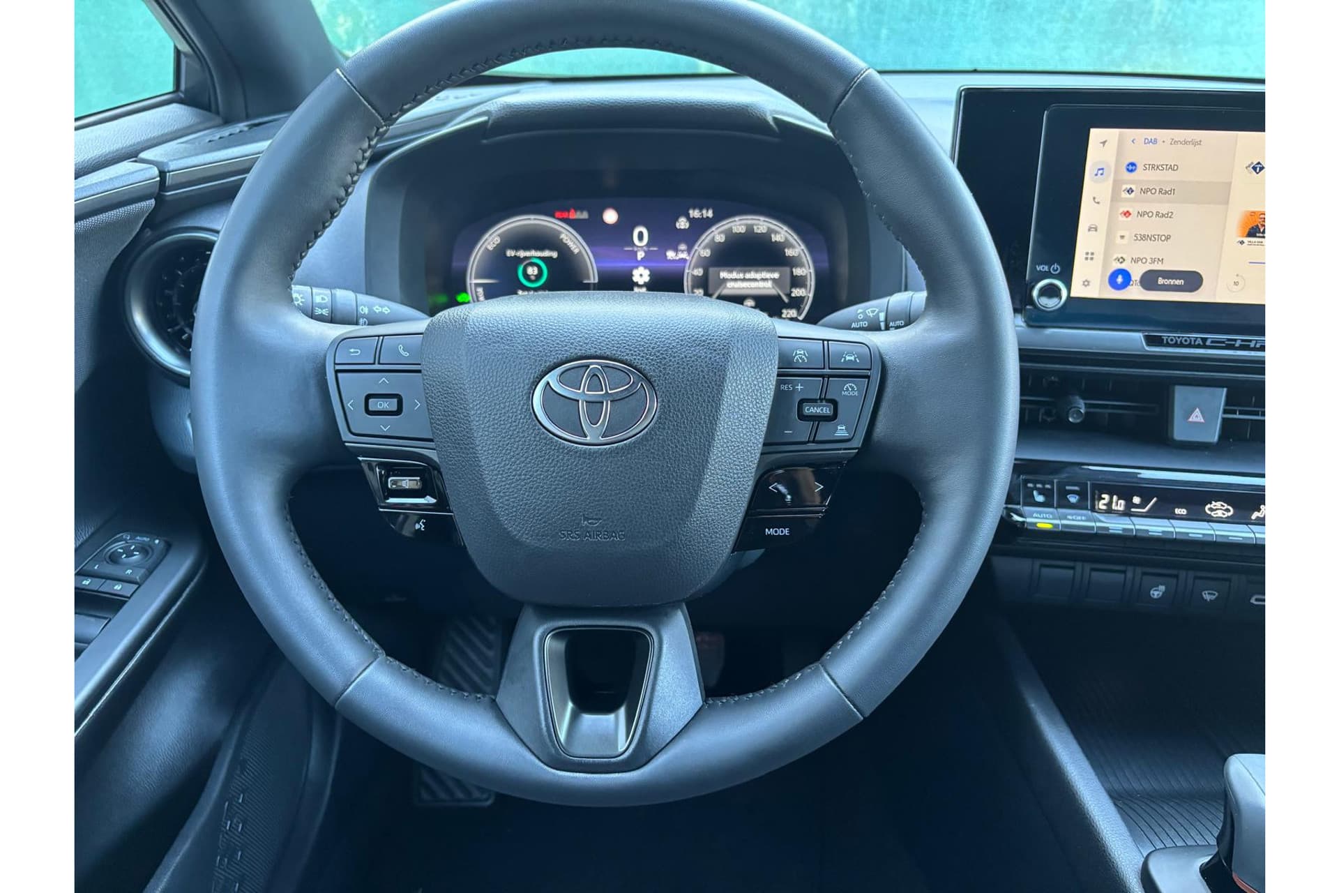 Toyota C-HR 1.8 Hybrid 140 First Edition Limited thumbnail 17