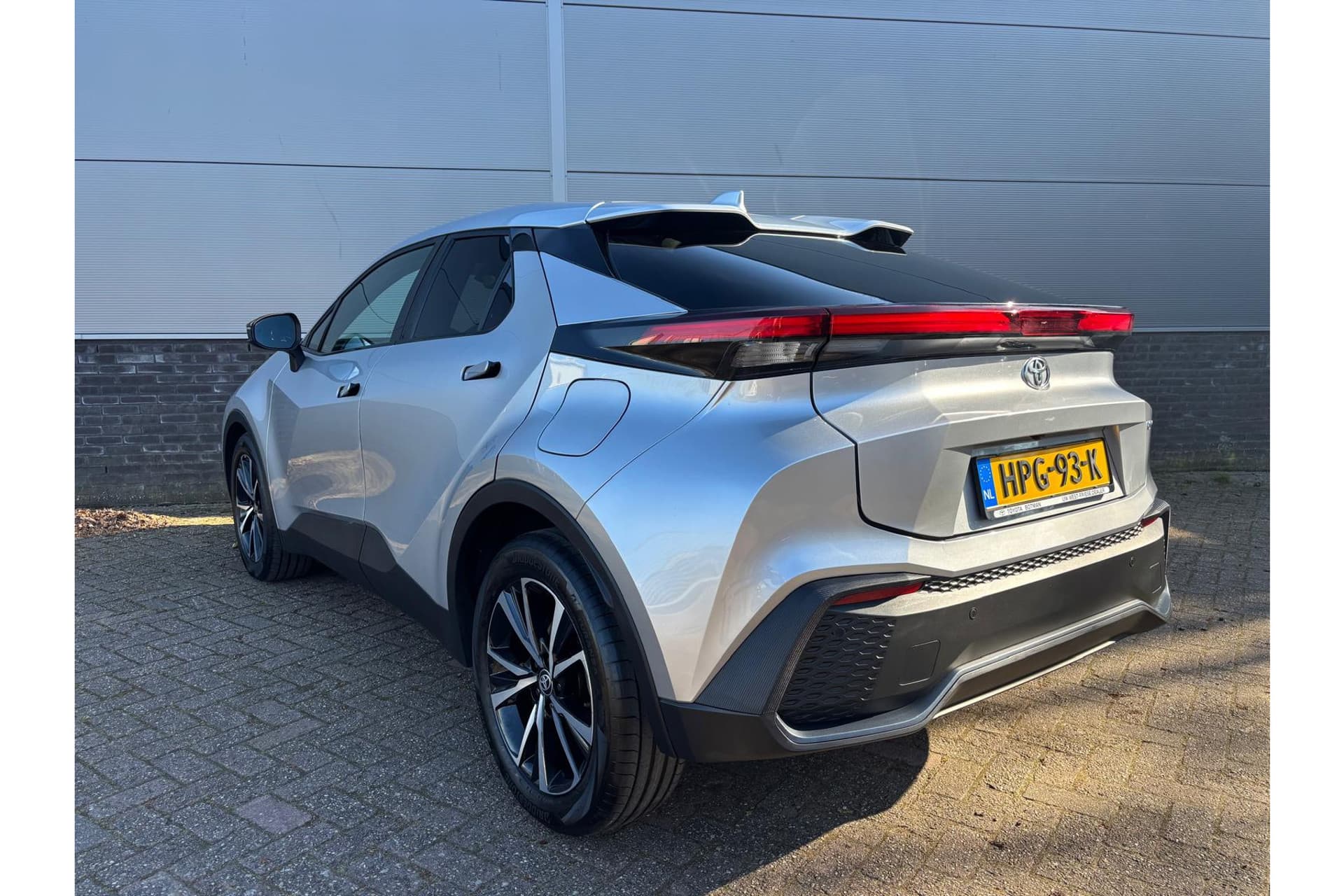 Toyota C-HR 1.8 Hybrid 140 First Edition Limited thumbnail 5