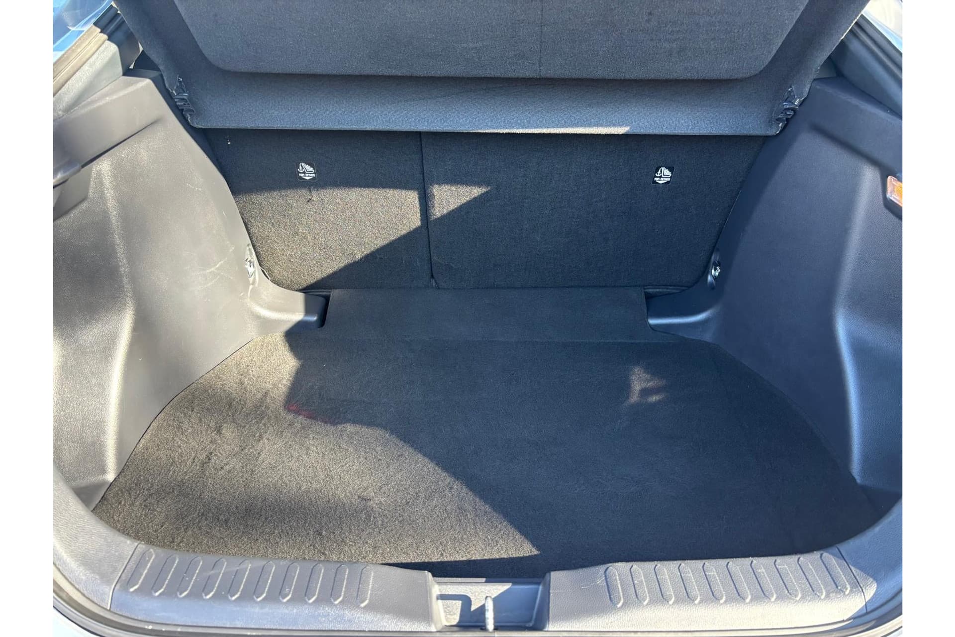 Toyota C-HR 1.8 Hybrid 140 First Edition Limited thumbnail 7