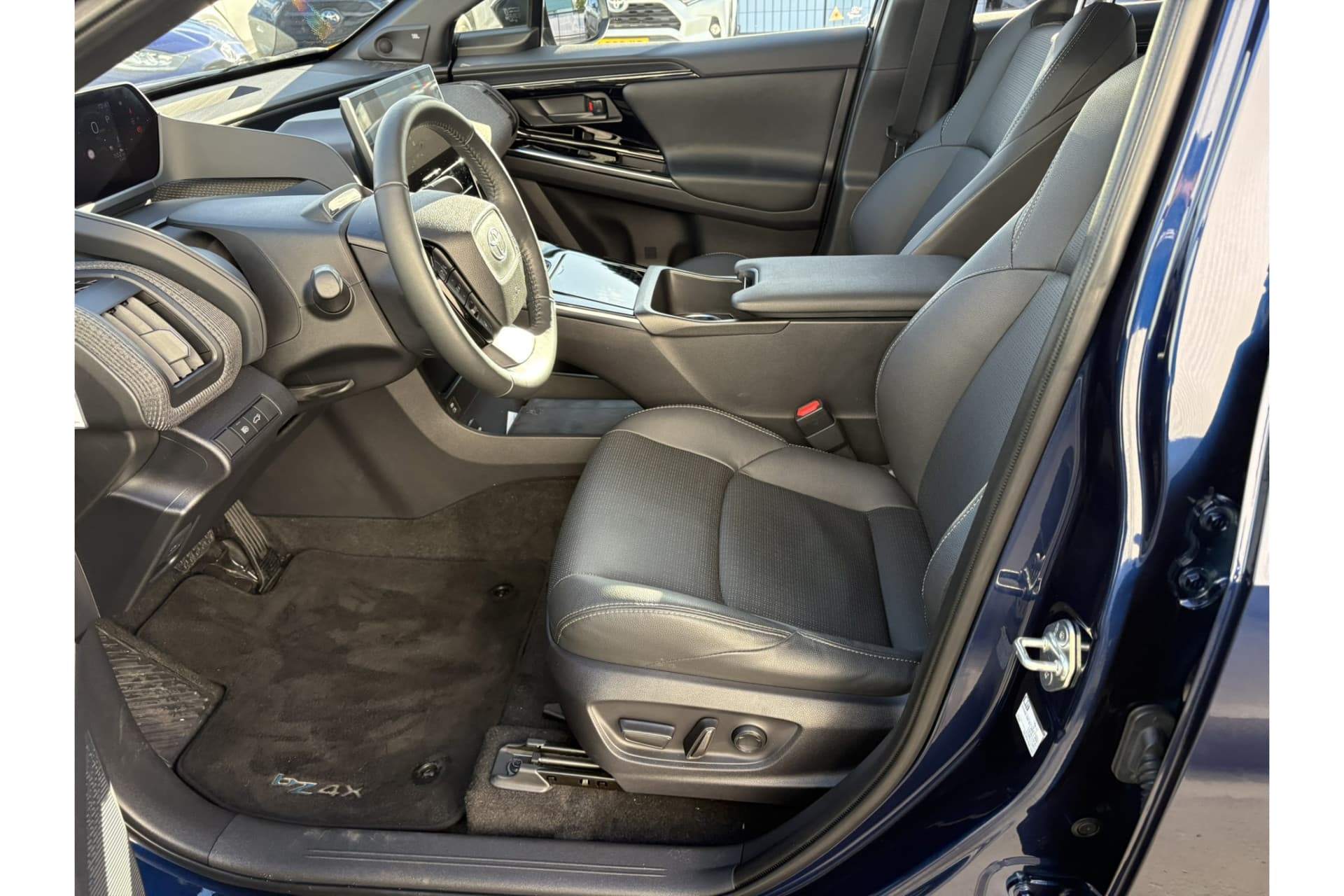 Toyota BZ4X Premium 71 Kwh thumbnail 18