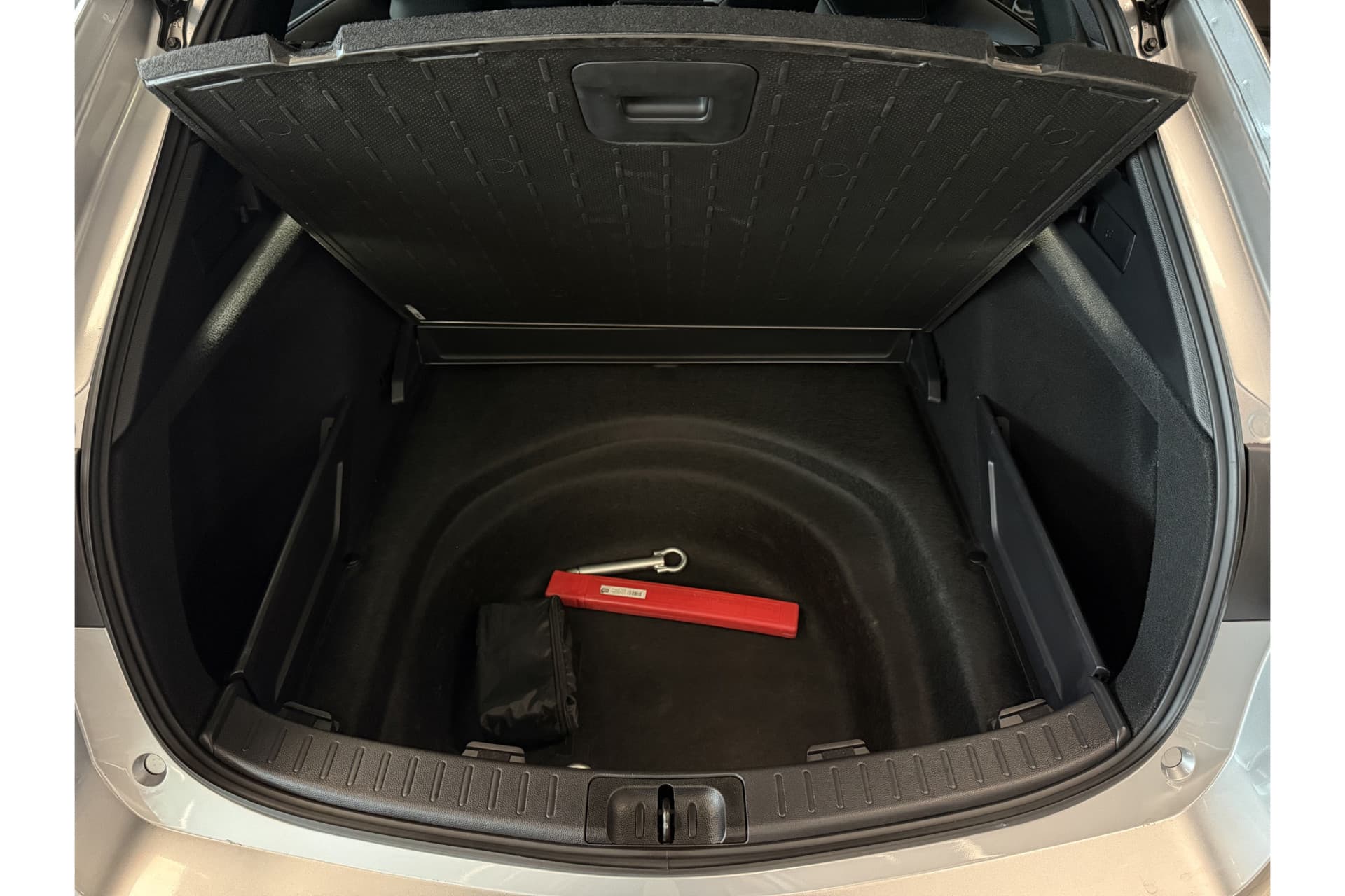 Toyota Corolla Touring Sports Hybrid 140 Dynamic thumbnail 11