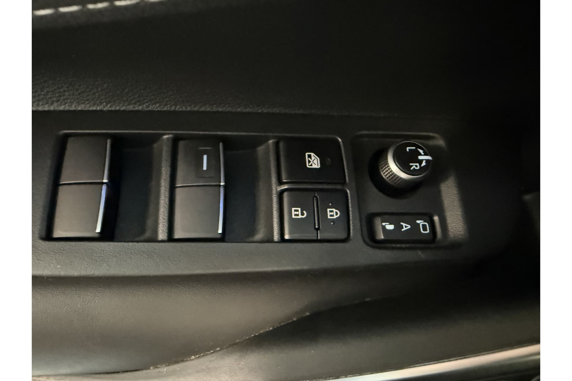 Toyota Corolla Touring Sports Hybrid 140 Dynamic thumbnail 20