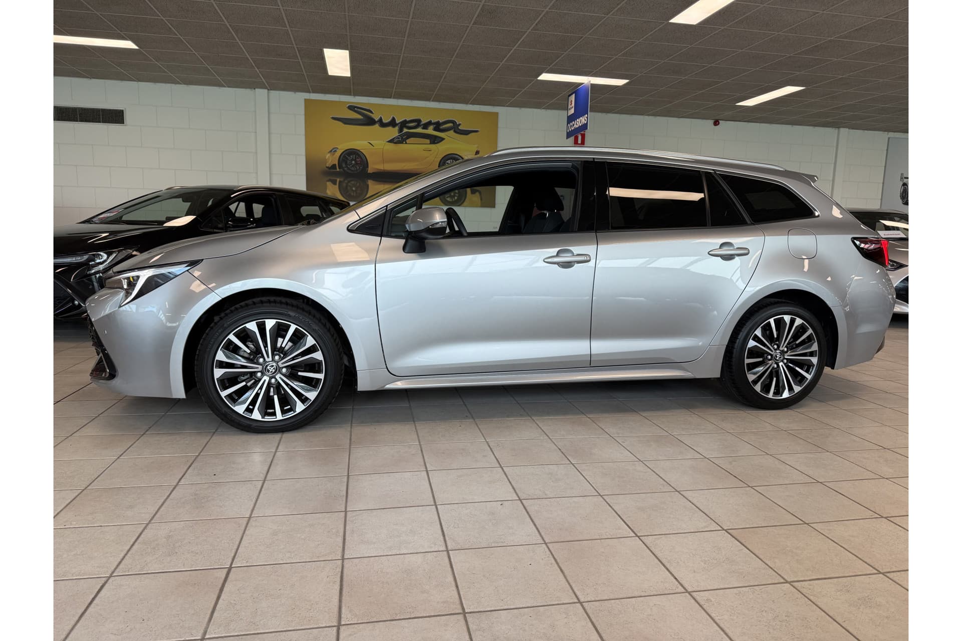 Toyota Corolla Touring Sports Hybrid 140 Dynamic thumbnail 3