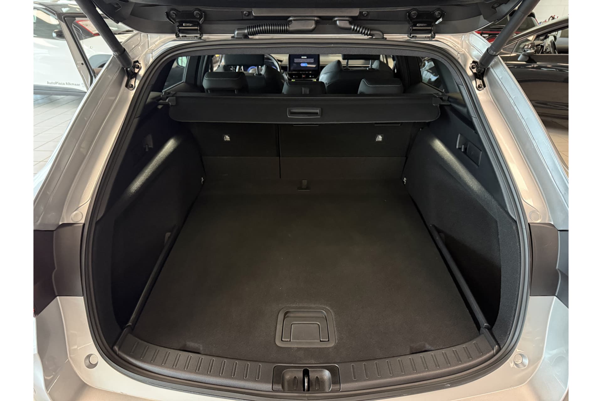 Toyota Corolla Touring Sports Hybrid 140 Dynamic thumbnail 9