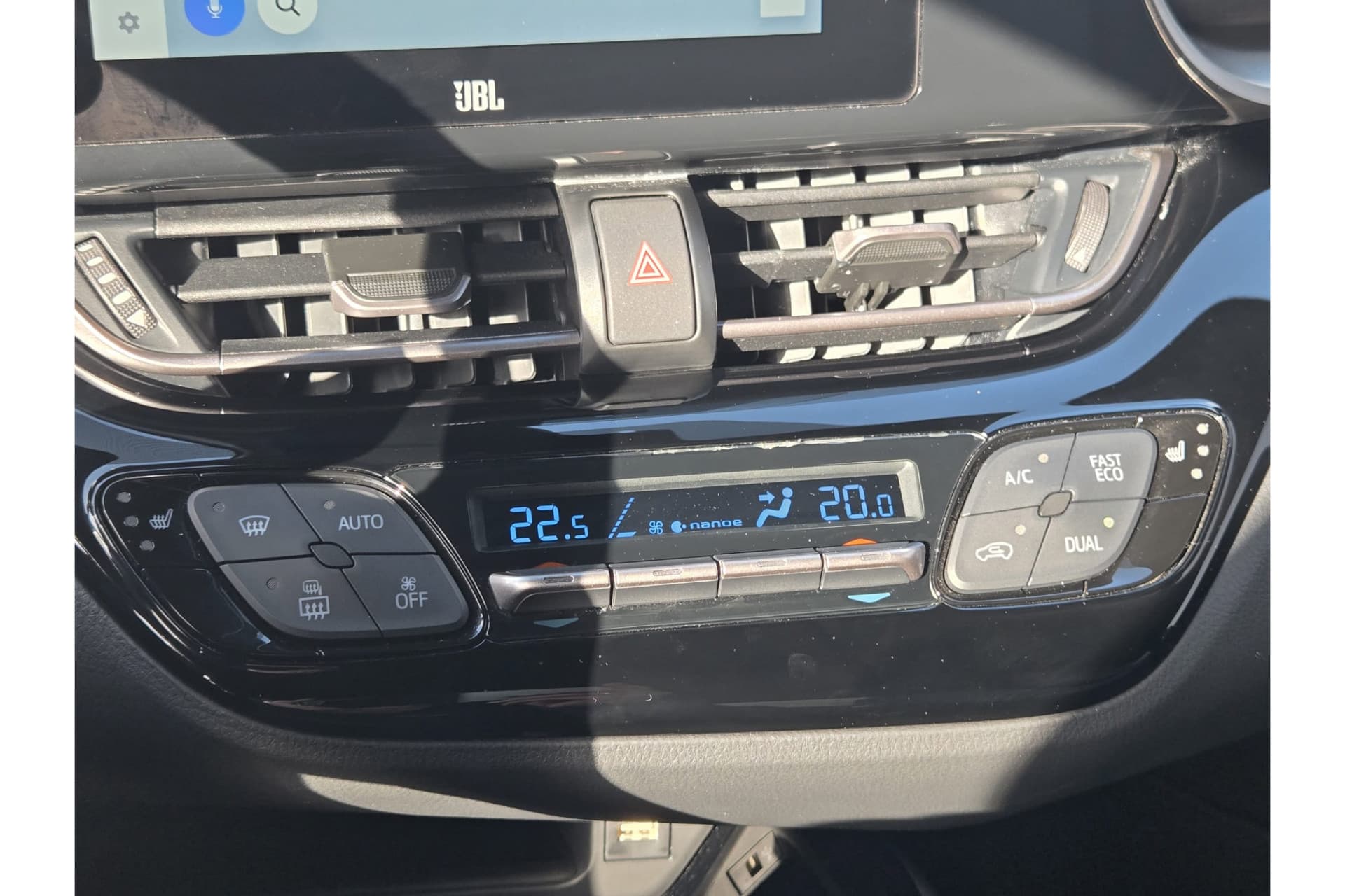 Toyota C-HR 1.8 Hybrid Executive thumbnail 12