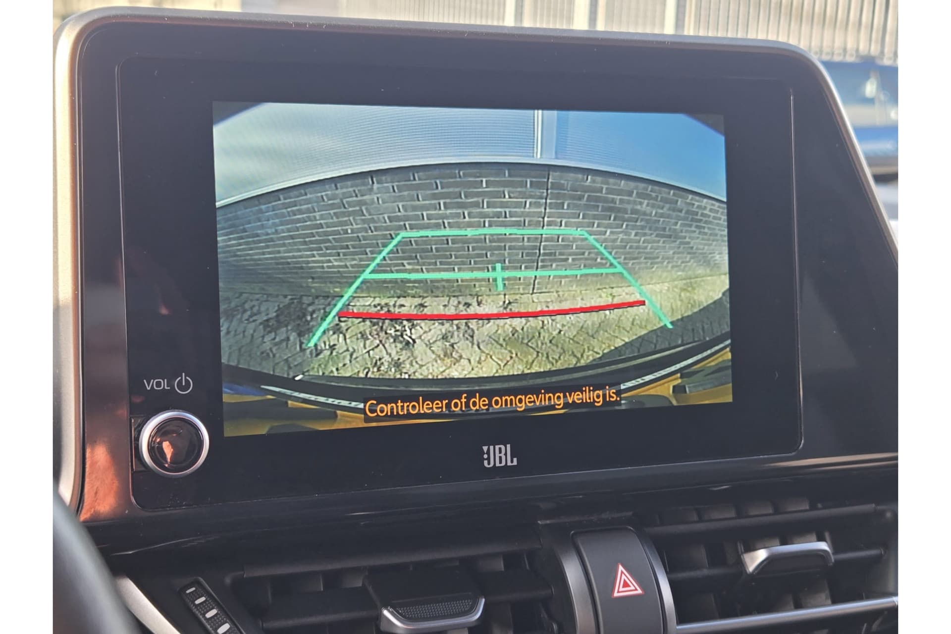 Toyota C-HR 1.8 Hybrid Executive thumbnail 14