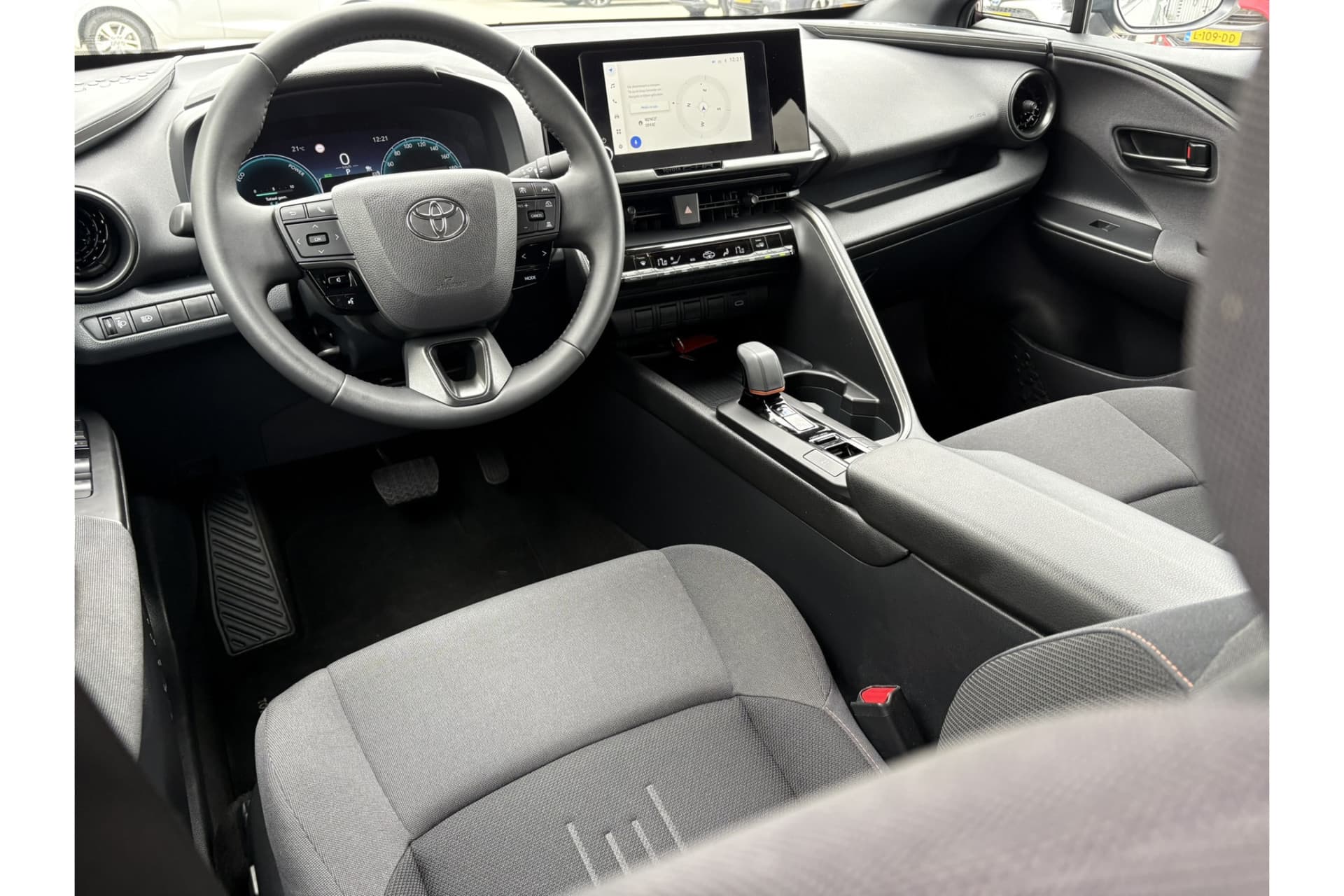 Toyota C-HR 1.8 Hybrid 140 Dynamic thumbnail 2