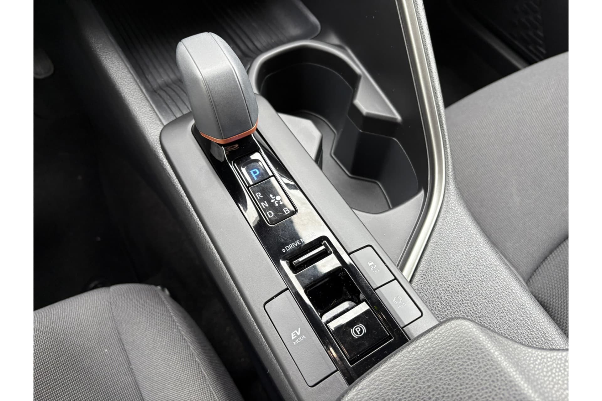 Toyota C-HR 1.8 Hybrid 140 Dynamic thumbnail 6