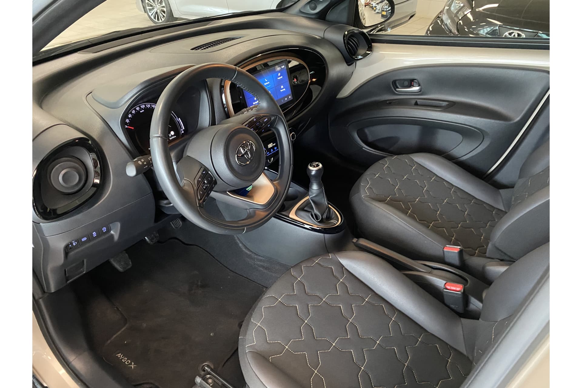 Toyota Aygo X 1.0 Vvt-I Mt Envy thumbnail 11