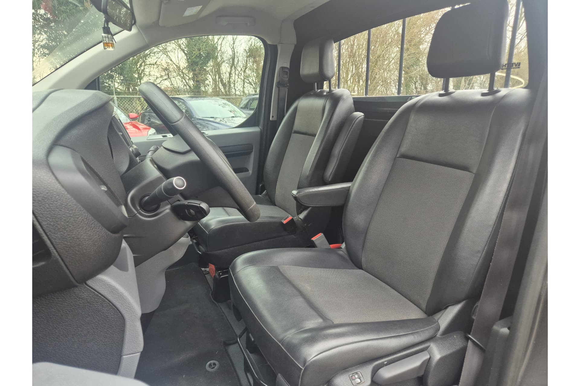 Toyota Proace Electric Pick-Up Extra Range Navigator 75 Kwh thumbnail 11