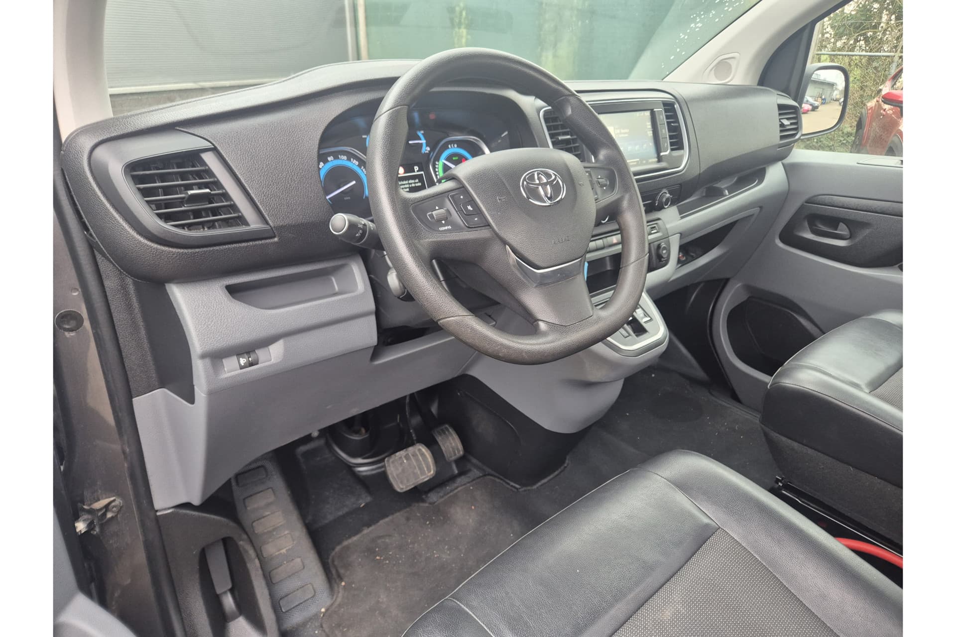 Toyota Proace Electric Pick-Up Extra Range Navigator 75 Kwh thumbnail 2