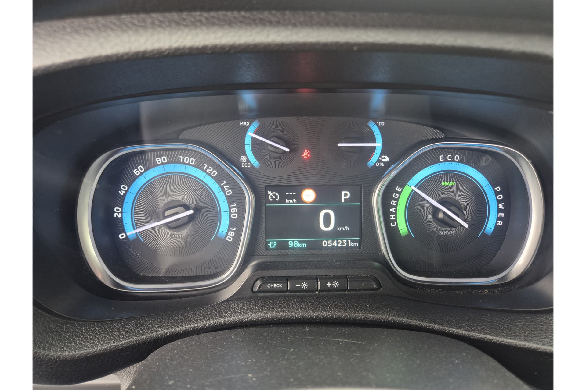 Toyota Proace Electric Pick-Up Extra Range Navigator 75 Kwh thumbnail 3