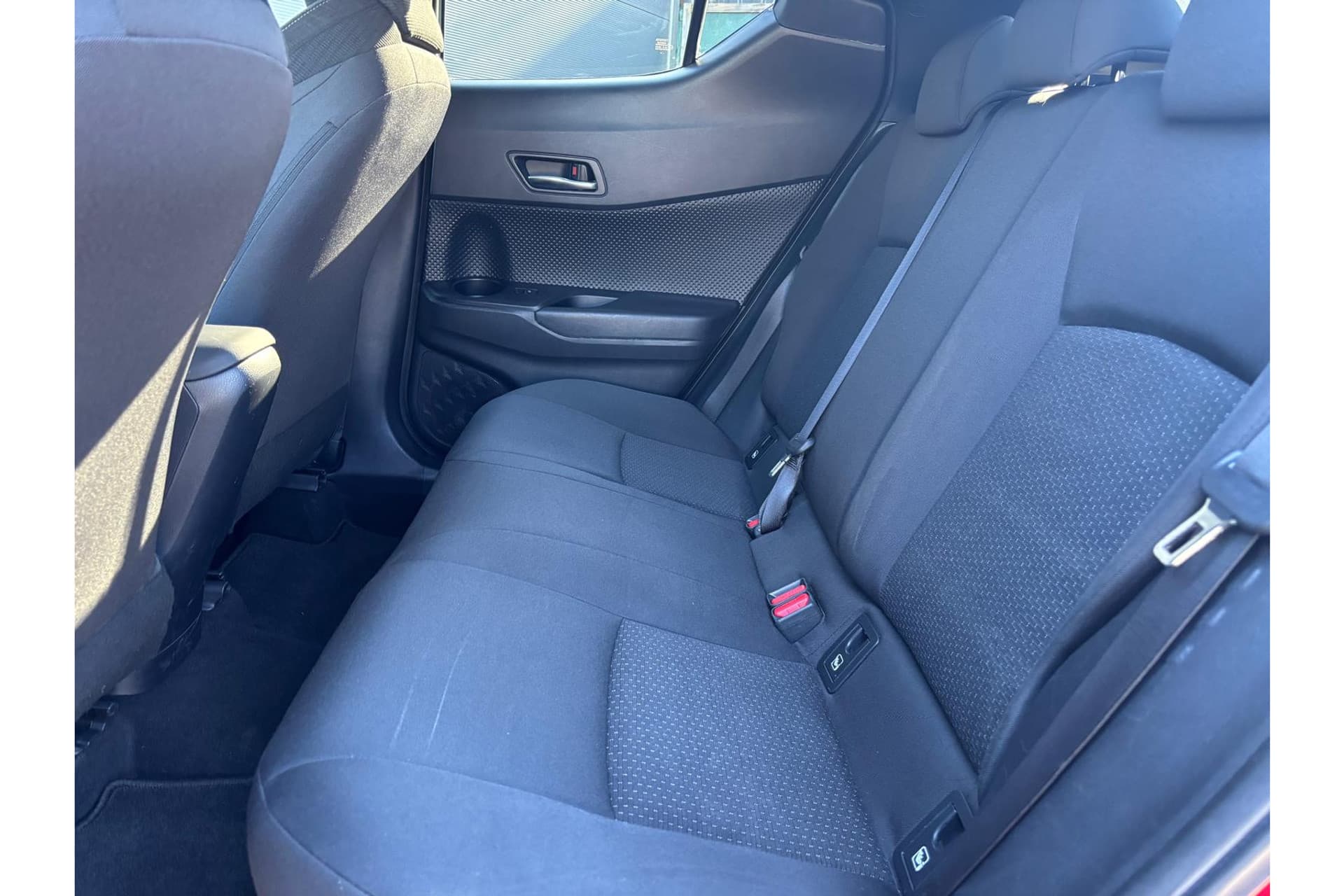 Toyota C-HR 1.8 Hybrid Style Ultimate Trekhaak Zeer Compleet ! thumbnail 13