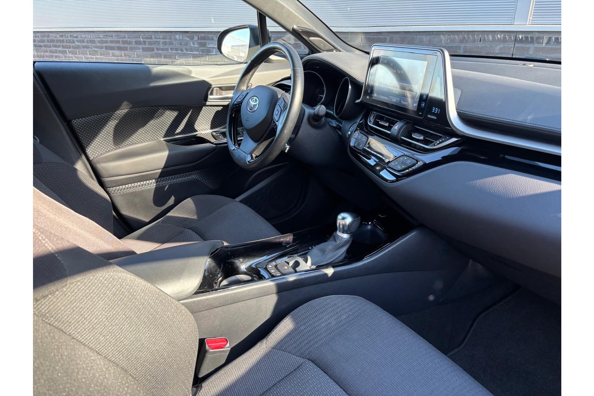 Toyota C-HR 1.8 Hybrid Style Ultimate Trekhaak Zeer Compleet ! thumbnail 15