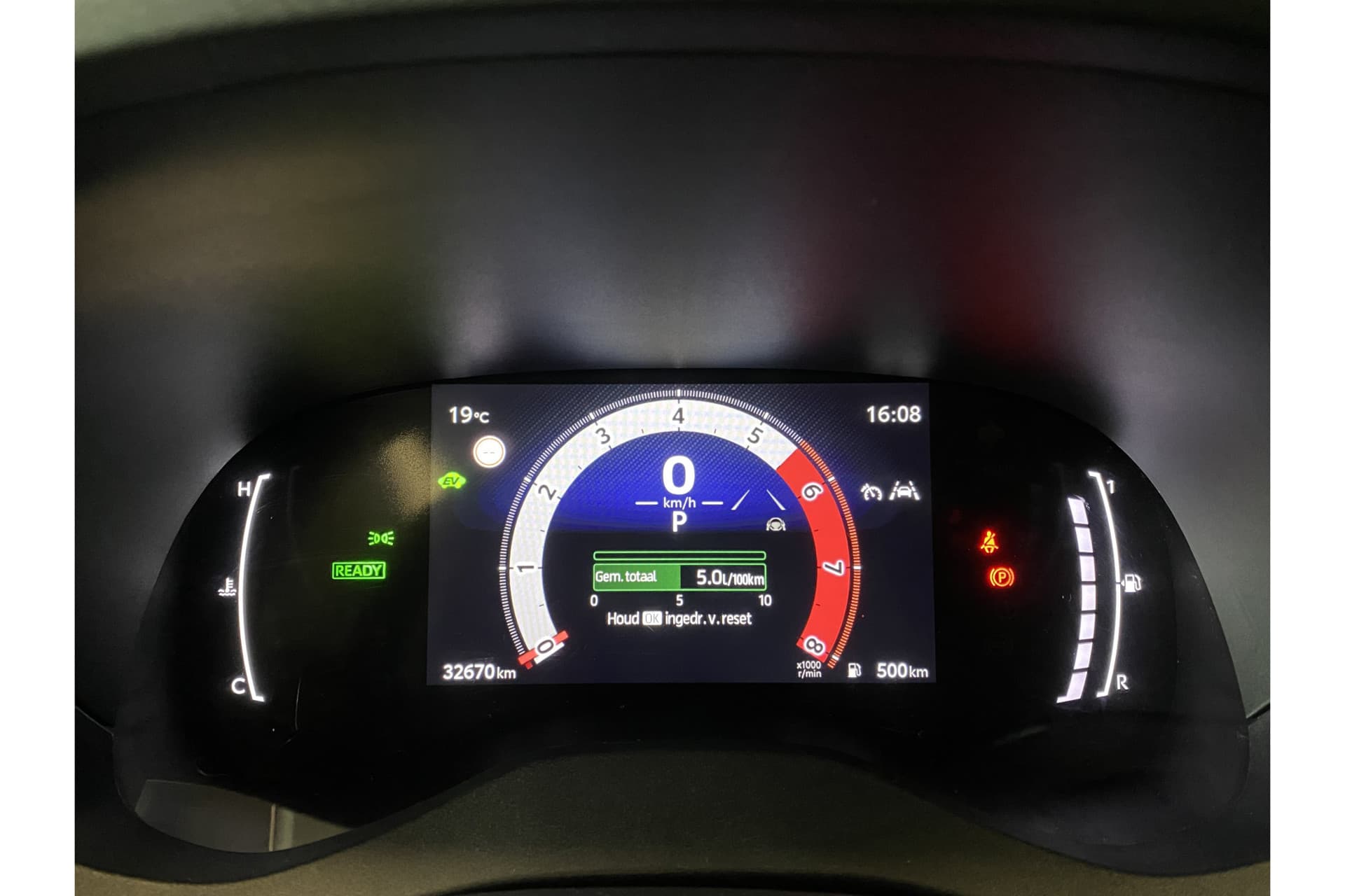 Toyota Yaris 1.5 Hybrid 115 First Edition thumbnail 19