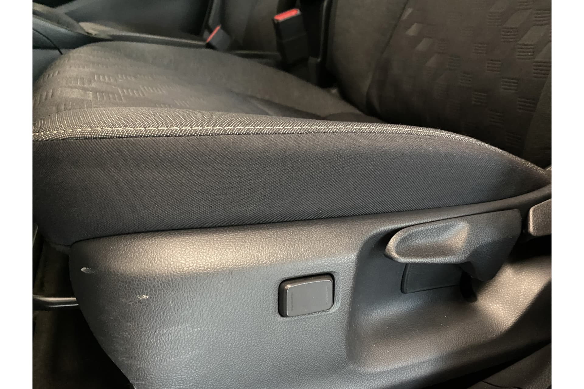 Toyota Yaris 1.5 Hybrid 115 First Edition thumbnail 20