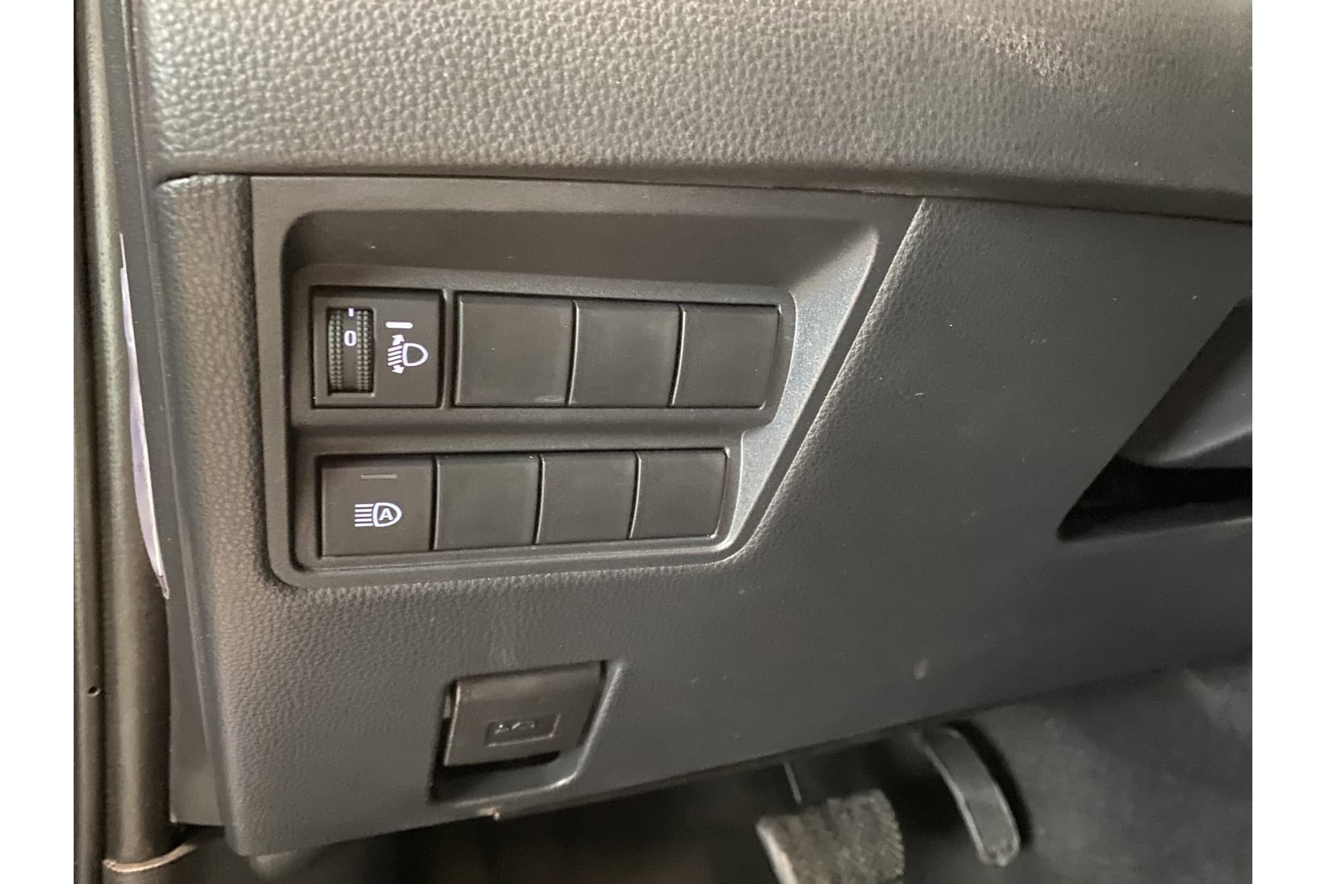 Toyota Yaris 1.5 Hybrid 115 First Edition thumbnail 21