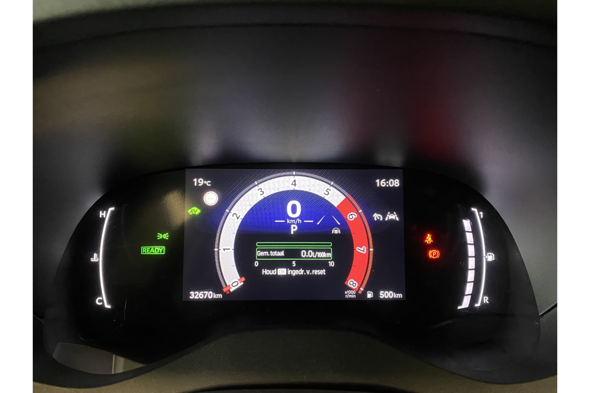 Toyota Yaris 1.5 Hybrid 115 First Edition thumbnail 23