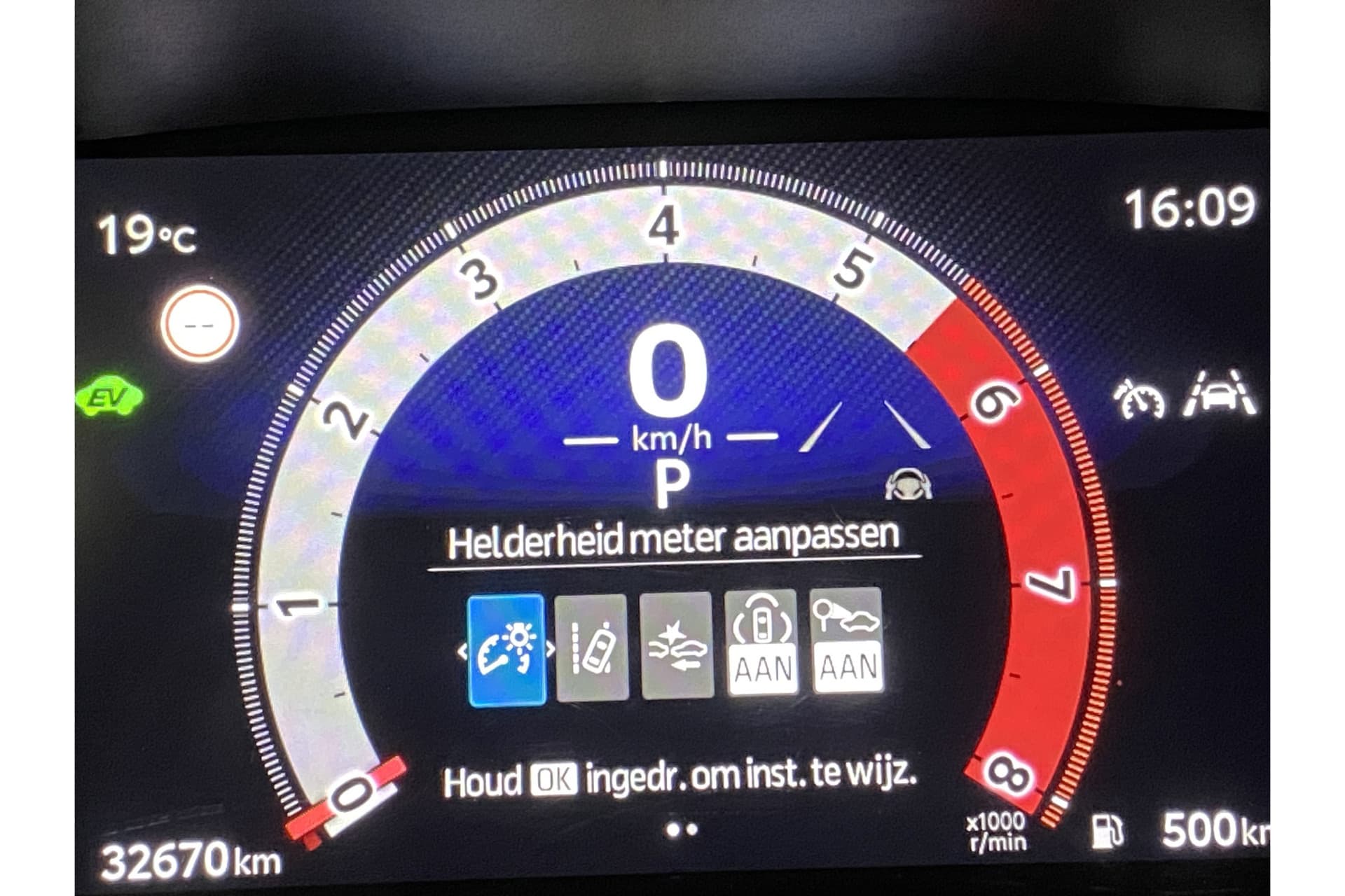 Toyota Yaris 1.5 Hybrid 115 First Edition thumbnail 30