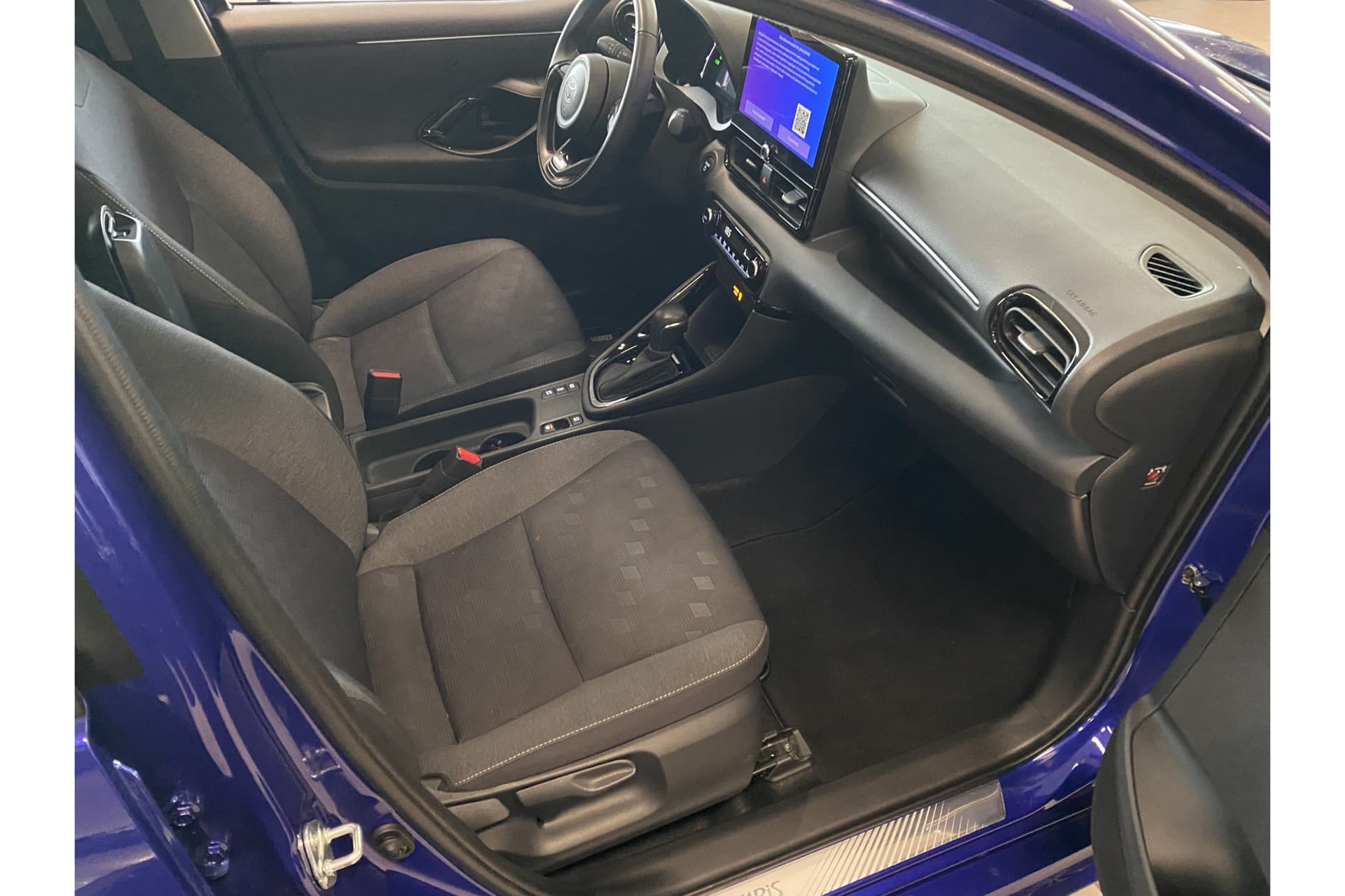 Toyota Yaris 1.5 Hybrid 115 First Edition thumbnail 9