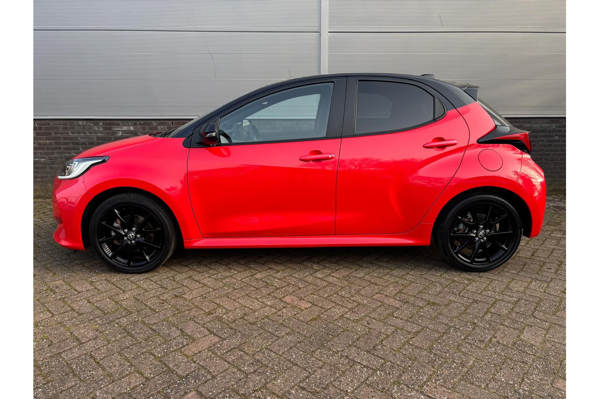 Toyota Yaris 1.5 Hybrid Executive Limited Automaat thumbnail 2