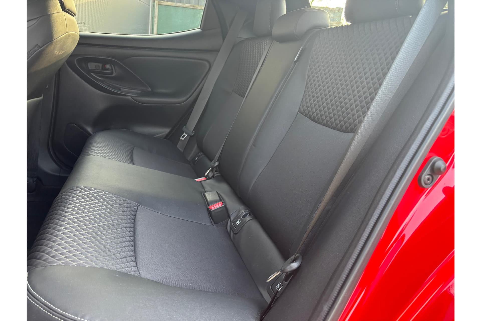 Toyota Yaris 1.5 Hybrid Executive Limited Automaat thumbnail 8