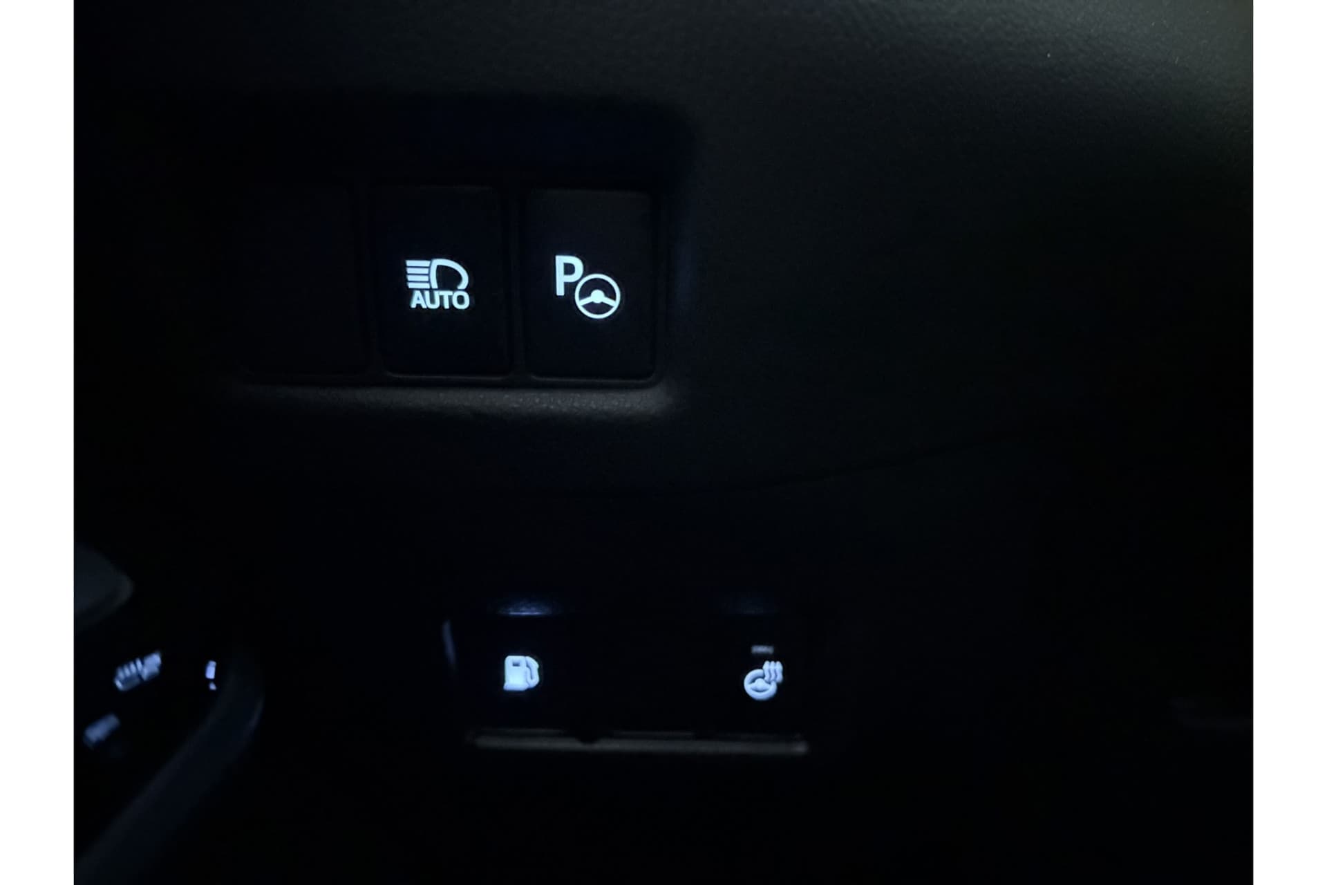 Toyota C-HR 1.8 Hybrid Executive thumbnail 12