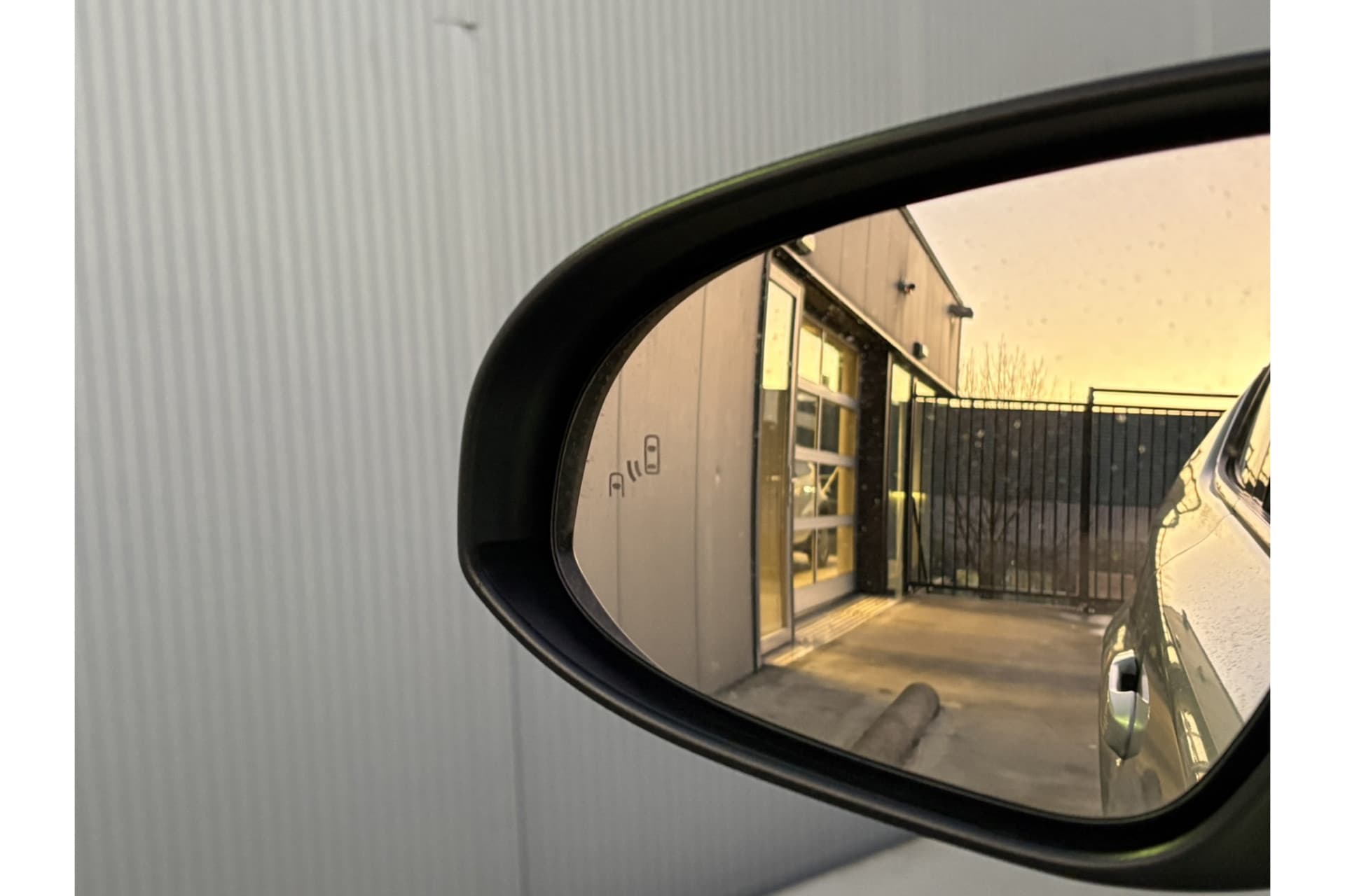 Toyota C-HR 1.8 Hybrid Executive thumbnail 13