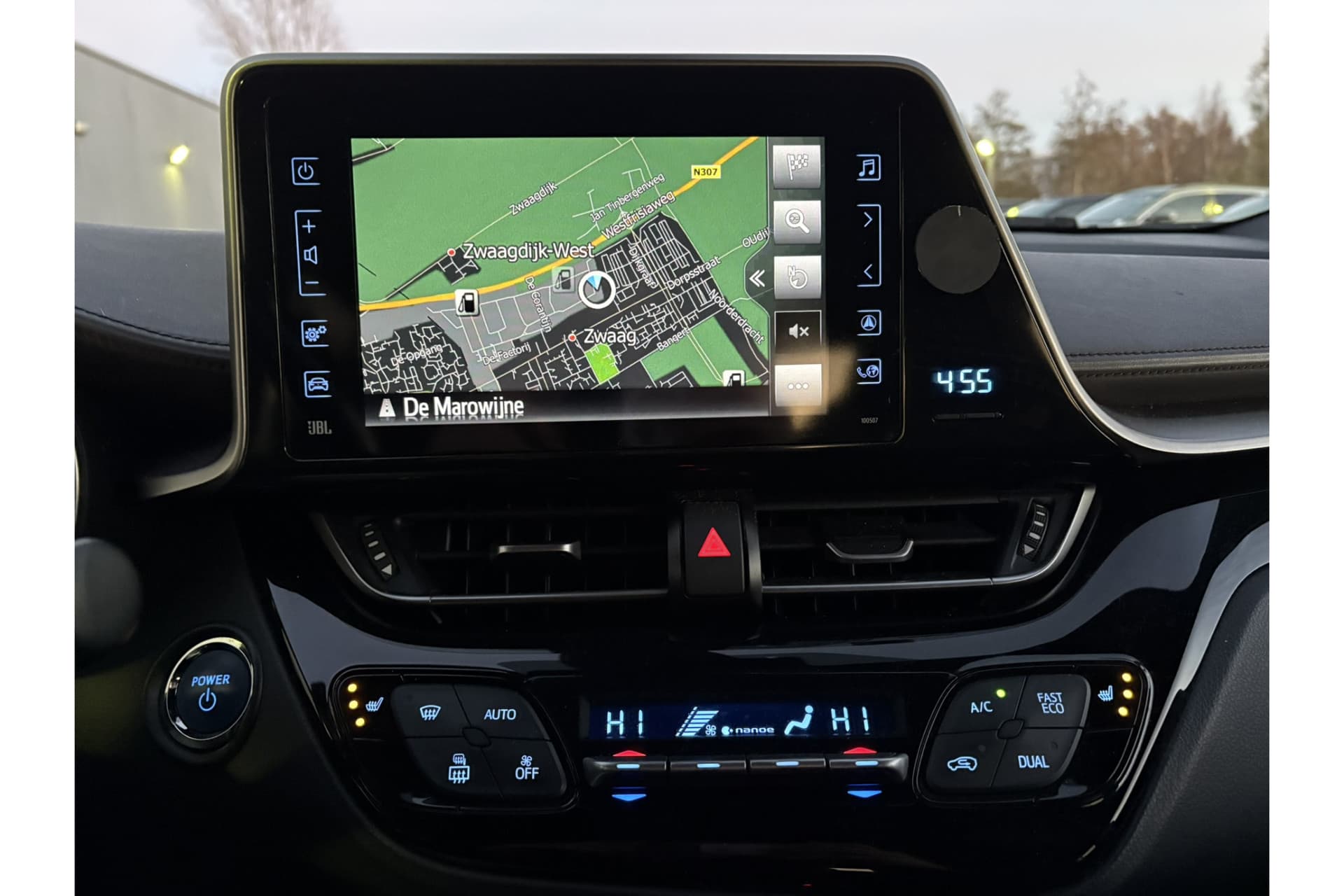 Toyota C-HR 1.8 Hybrid Executive thumbnail 4