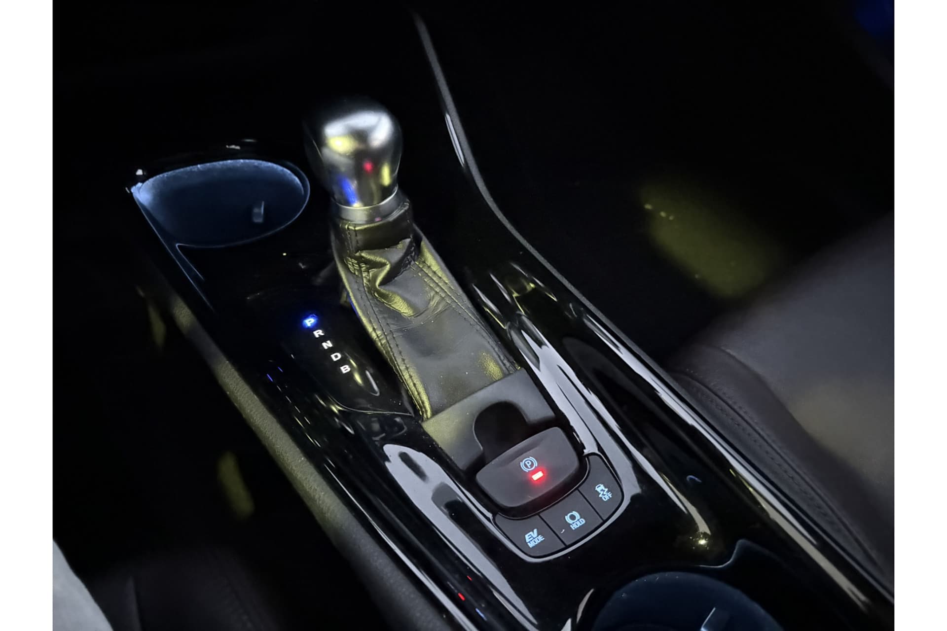 Toyota C-HR 1.8 Hybrid Executive thumbnail 6