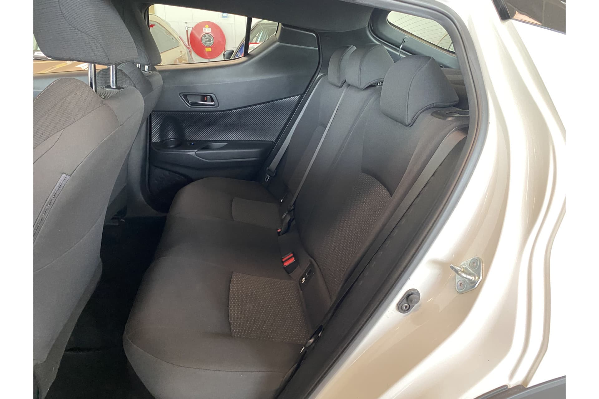 Toyota C-HR 1.8 Hybrid Dynamic thumbnail 12