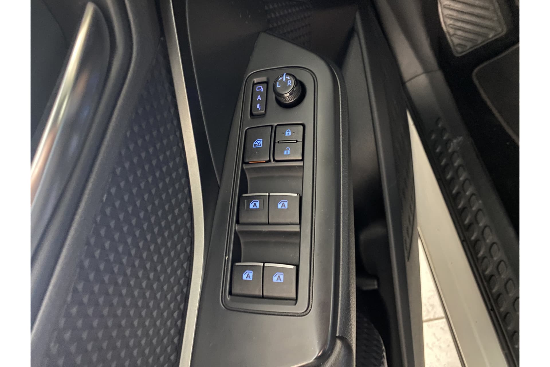 Toyota C-HR 1.8 Hybrid Dynamic thumbnail 27