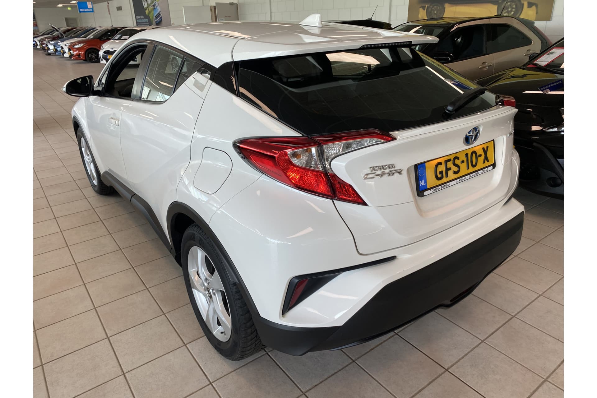 Toyota C-HR 1.8 Hybrid Dynamic thumbnail 3