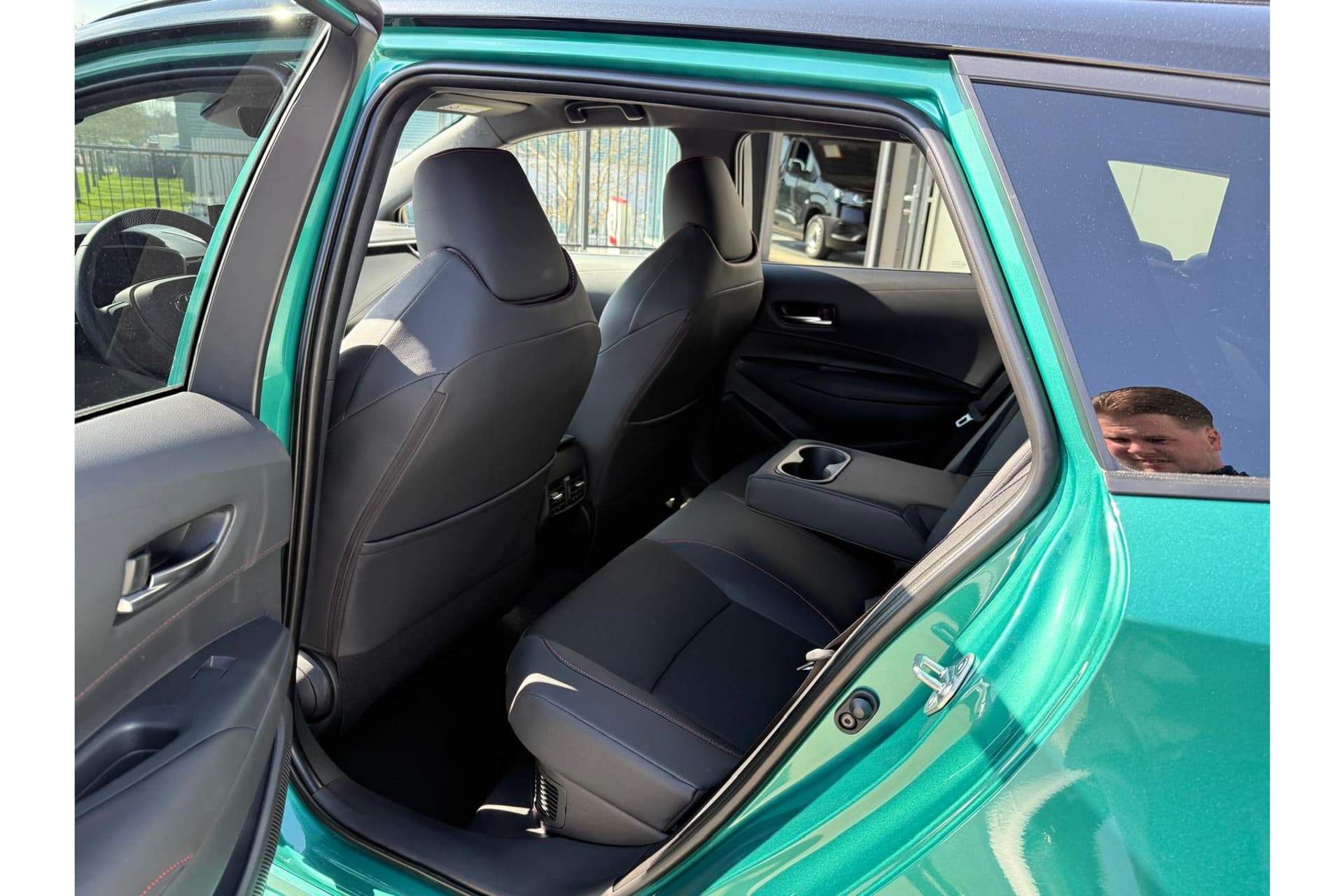 Toyota Corolla Touring Sports Hybrid 140 Gr Sport Automaat thumbnail 15