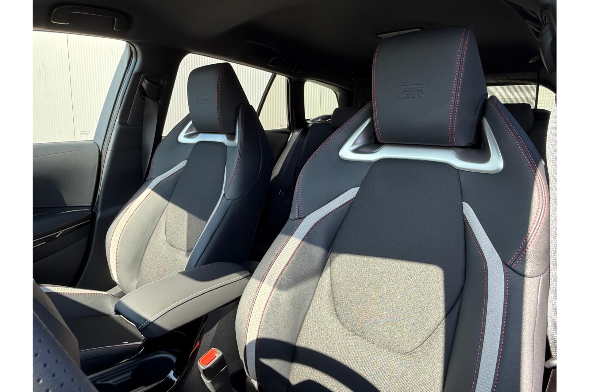 Toyota Corolla Touring Sports Hybrid 140 Gr Sport Automaat thumbnail 17