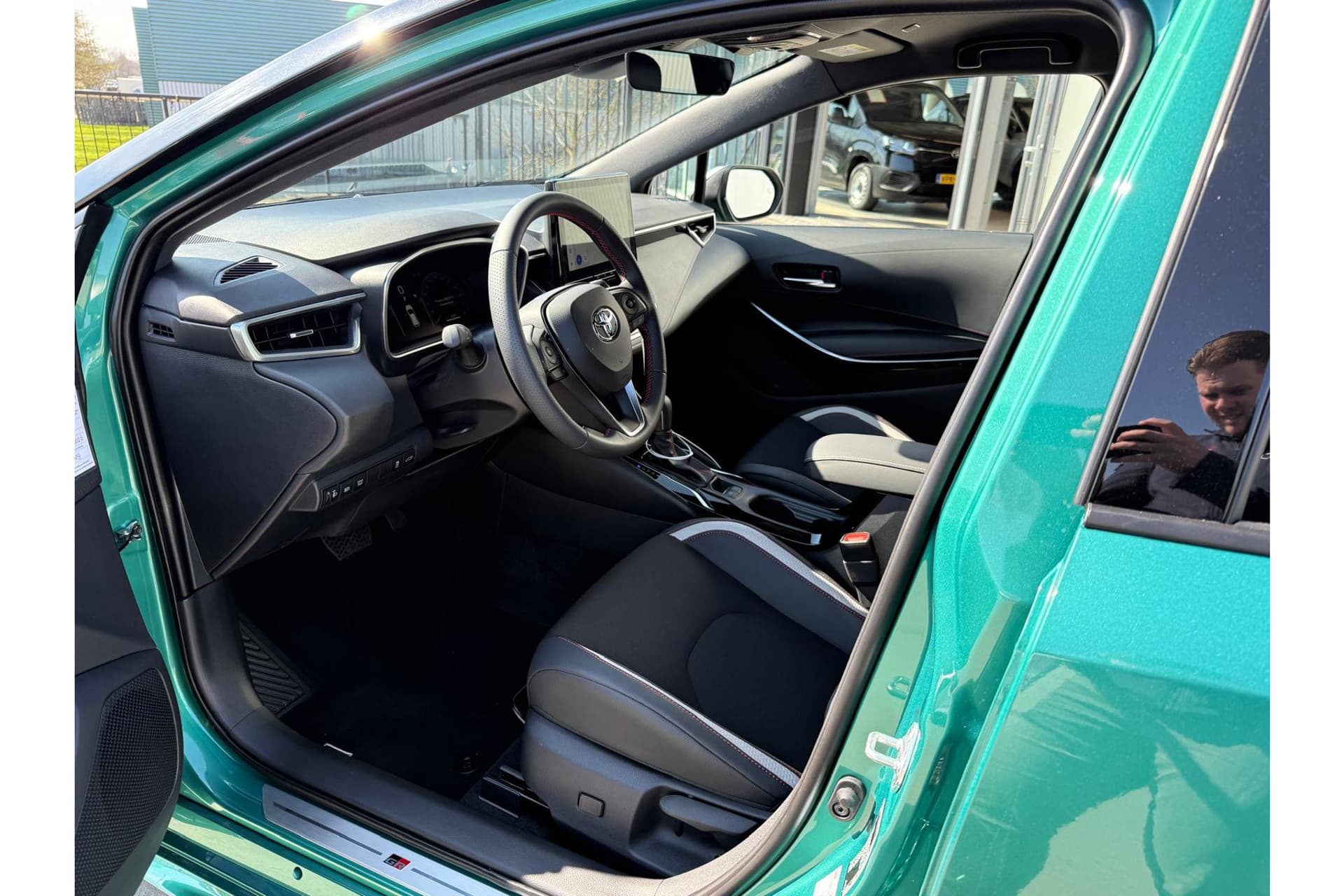 Toyota Corolla Touring Sports Hybrid 140 Gr Sport Automaat thumbnail 6