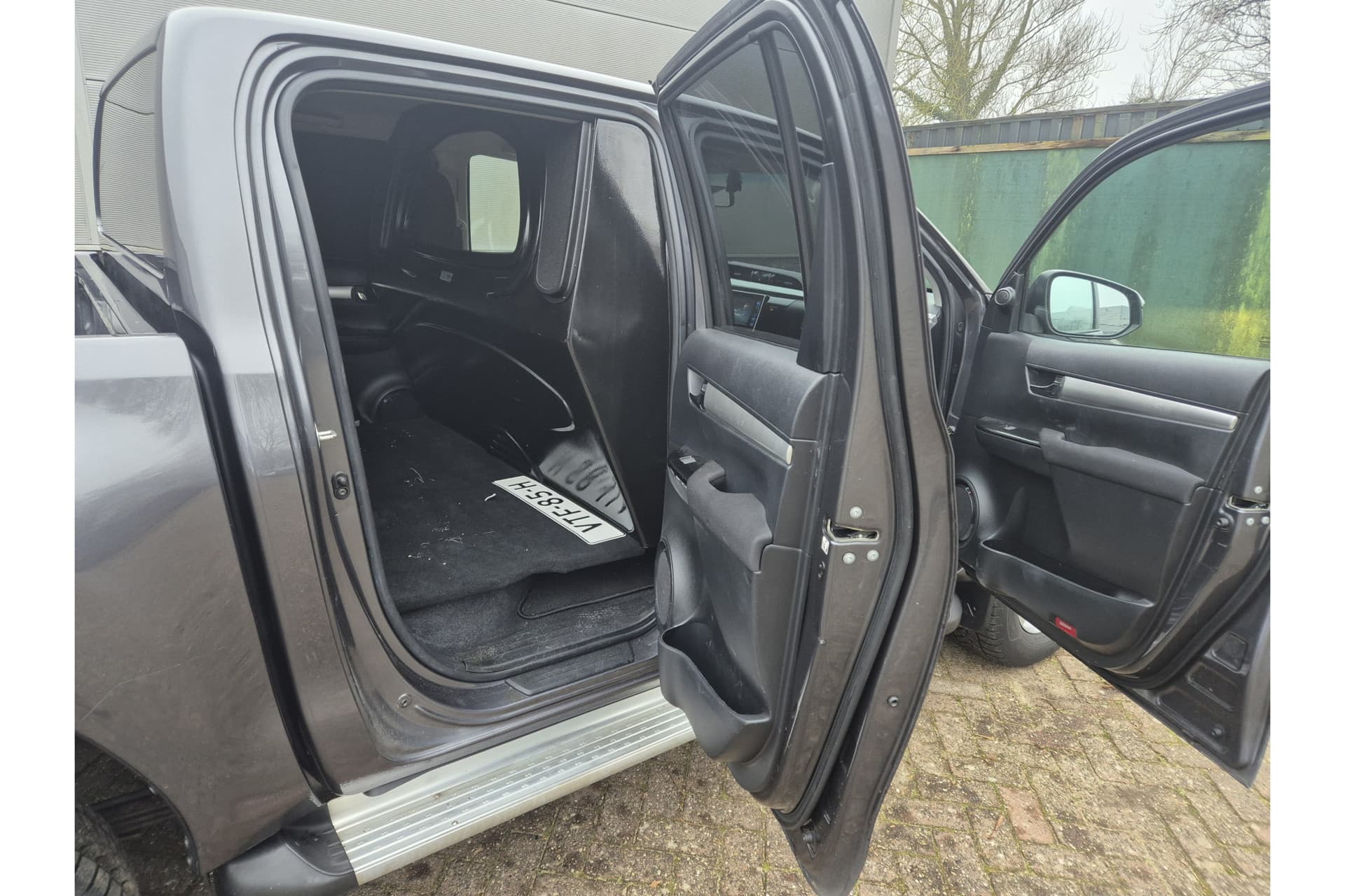 Toyota Hilux 2.4 D-4D Double Cab Professional thumbnail 11