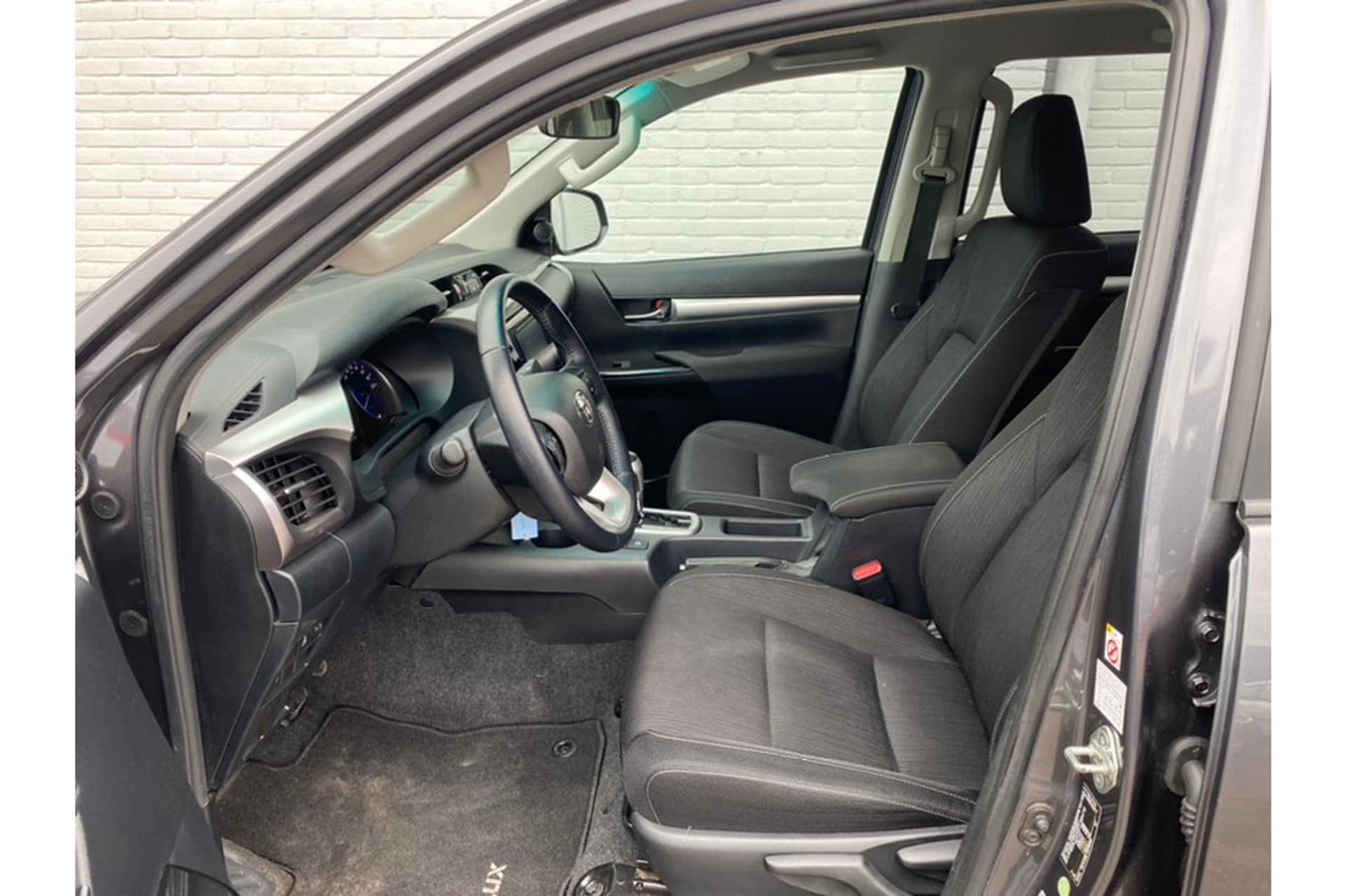 Toyota Hilux 2.4 D-4D Double Cab Professional thumbnail 12