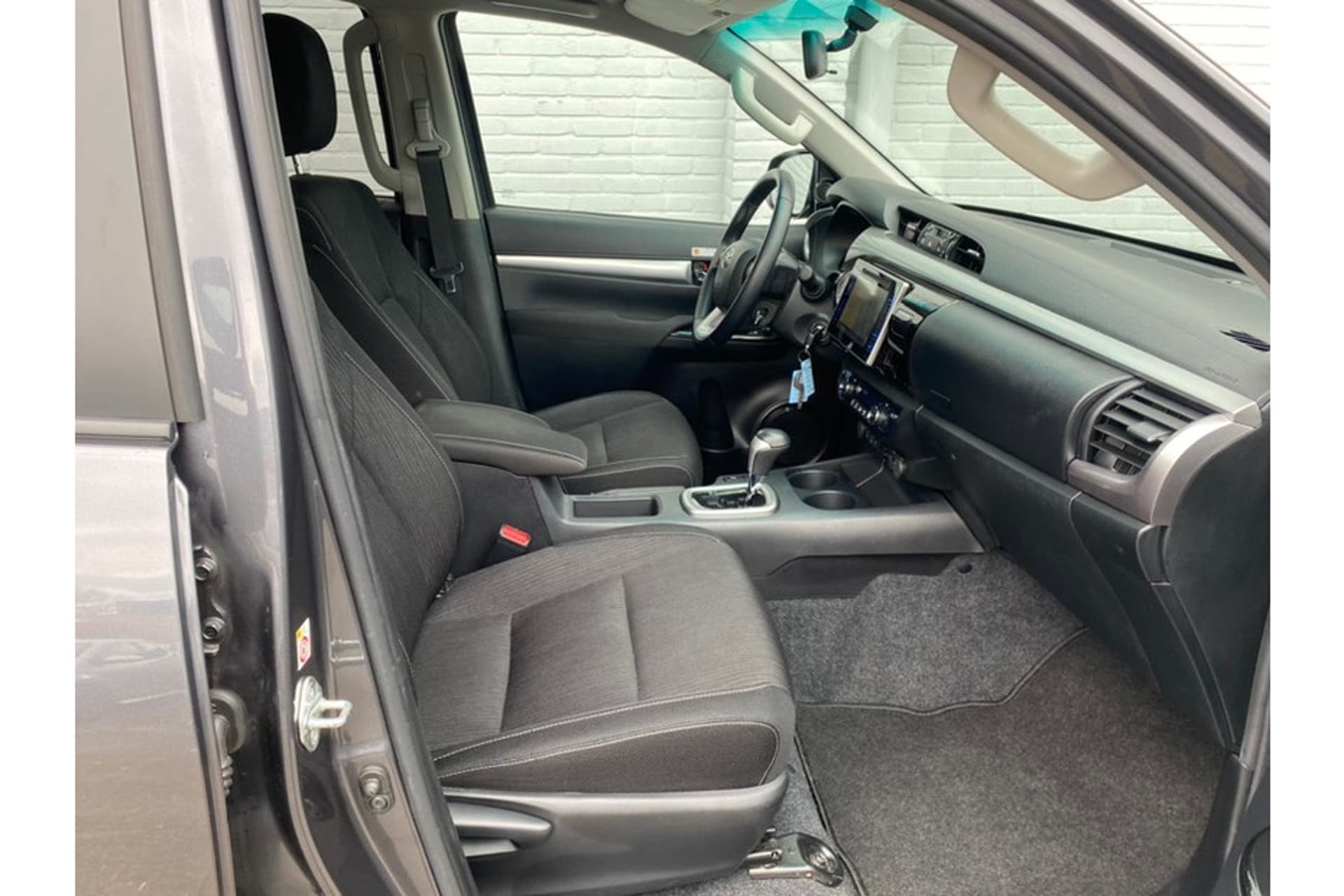 Toyota Hilux 2.4 D-4D Double Cab Professional thumbnail 13