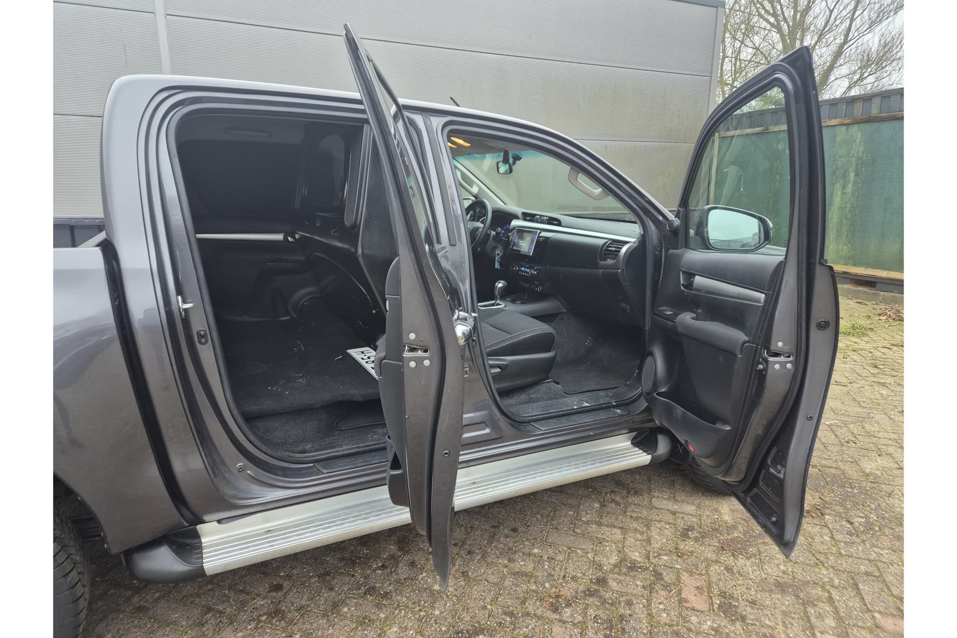 Toyota Hilux 2.4 D-4D Double Cab Professional thumbnail 16