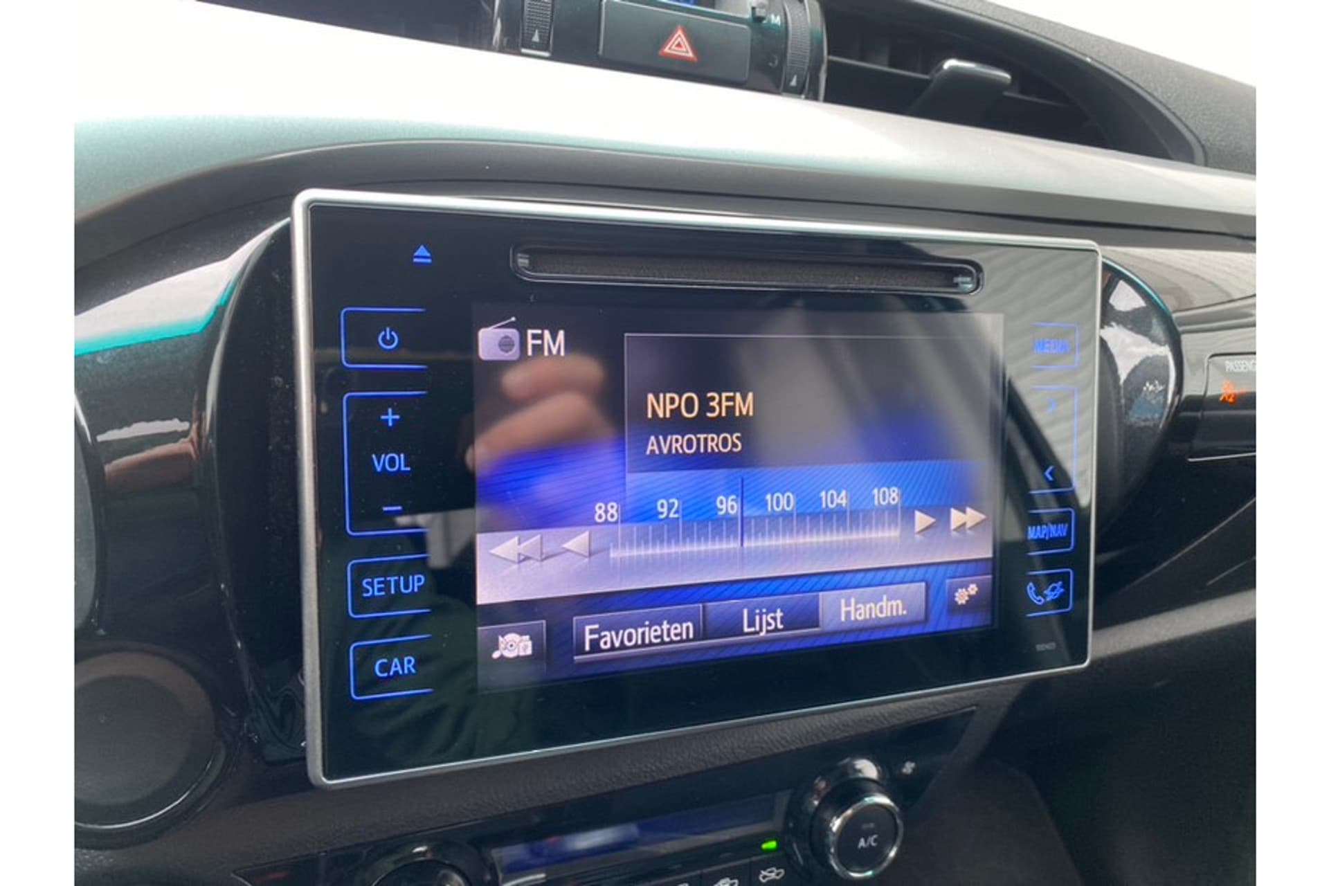 Toyota Hilux 2.4 D-4D Double Cab Professional thumbnail 17