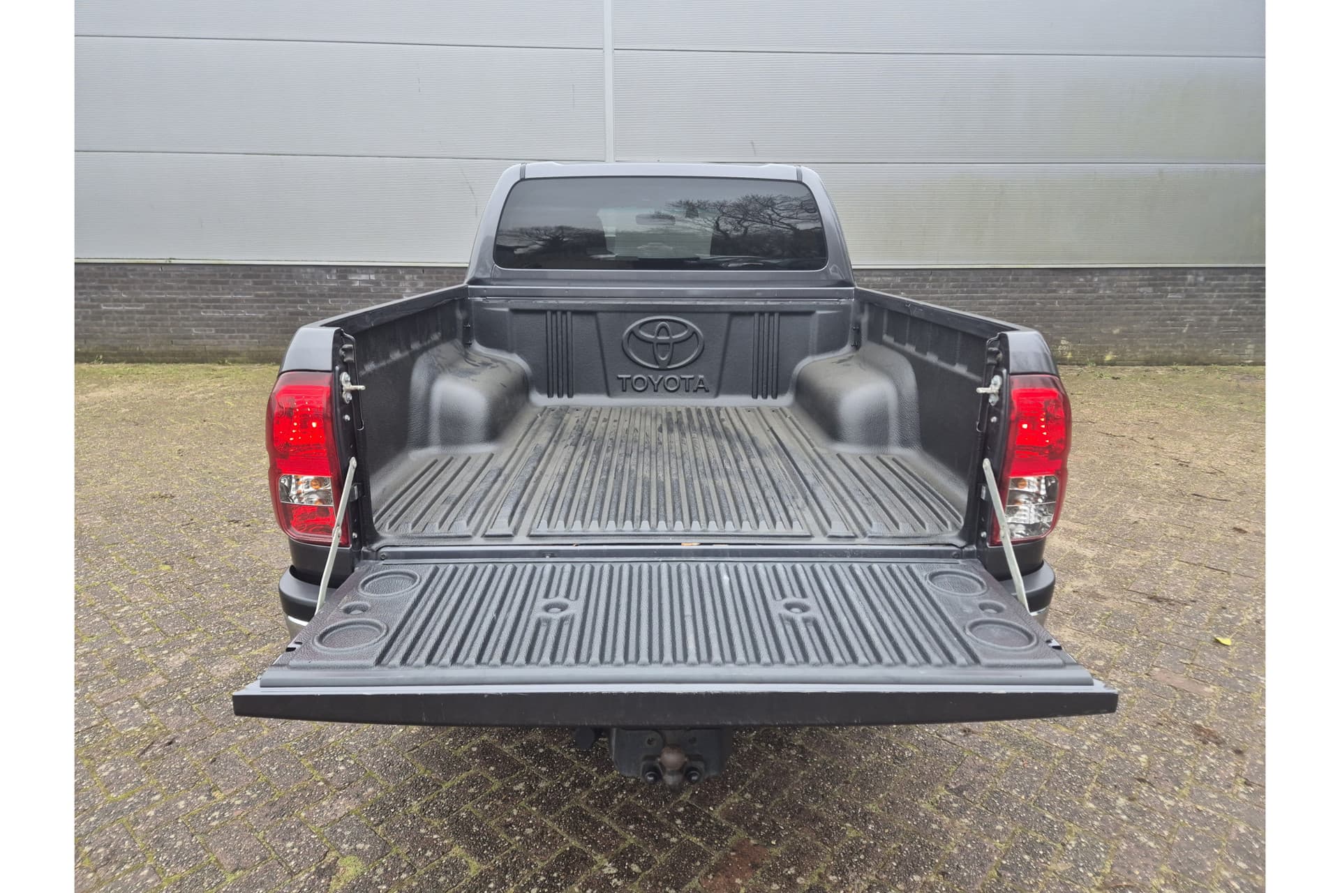 Toyota Hilux 2.4 D-4D Double Cab Professional thumbnail 33