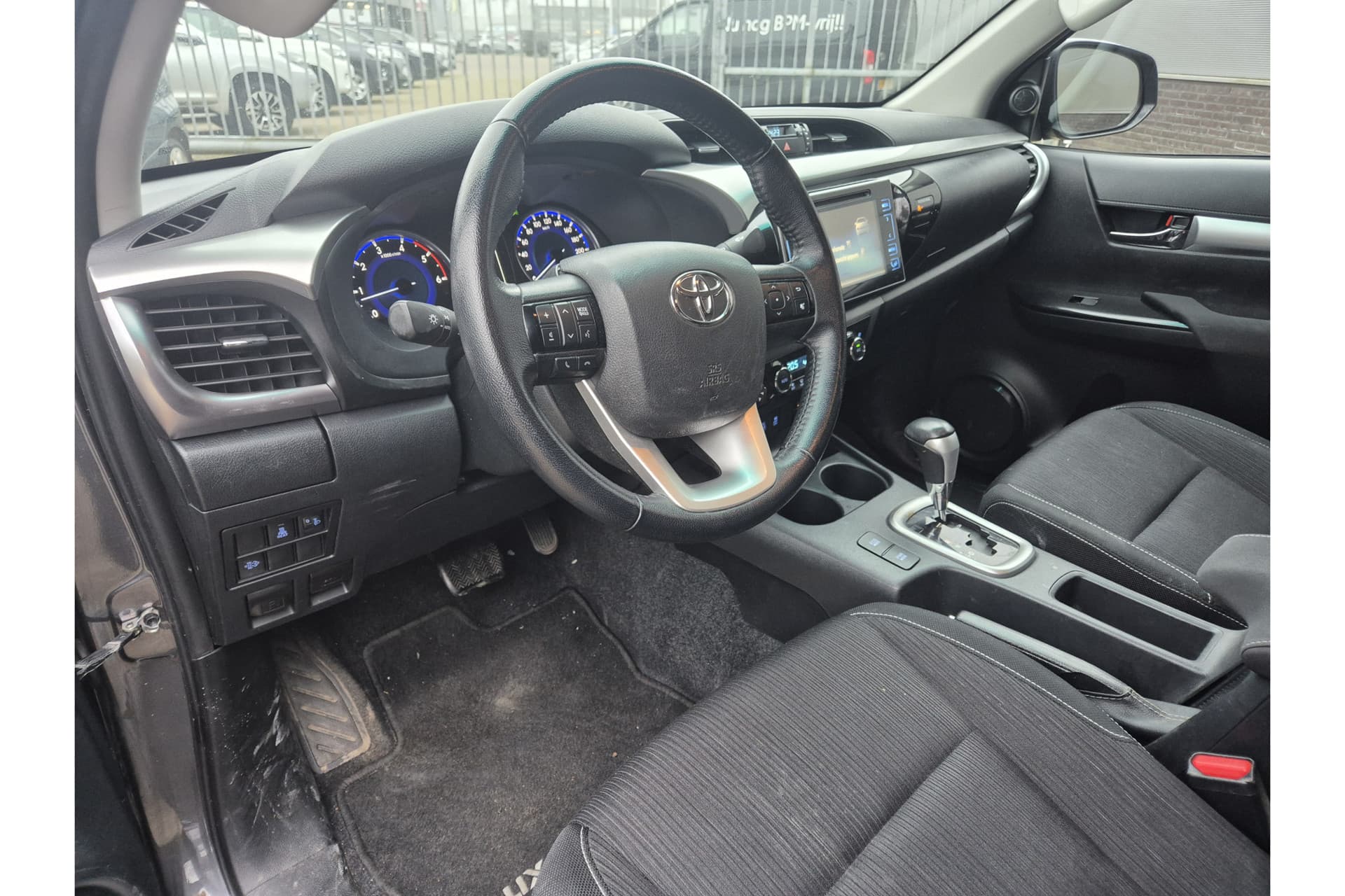 Toyota Hilux 2.4 D-4D Double Cab Professional thumbnail 36