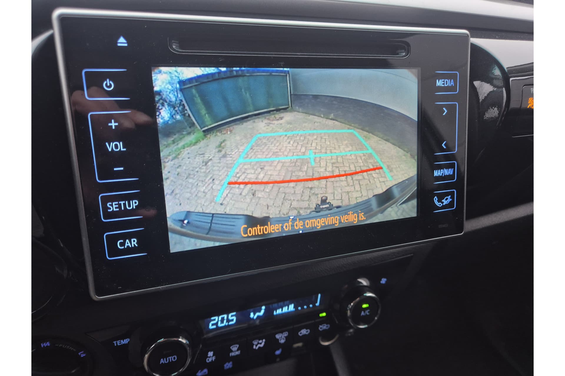 Toyota Hilux 2.4 D-4D Double Cab Professional thumbnail 38