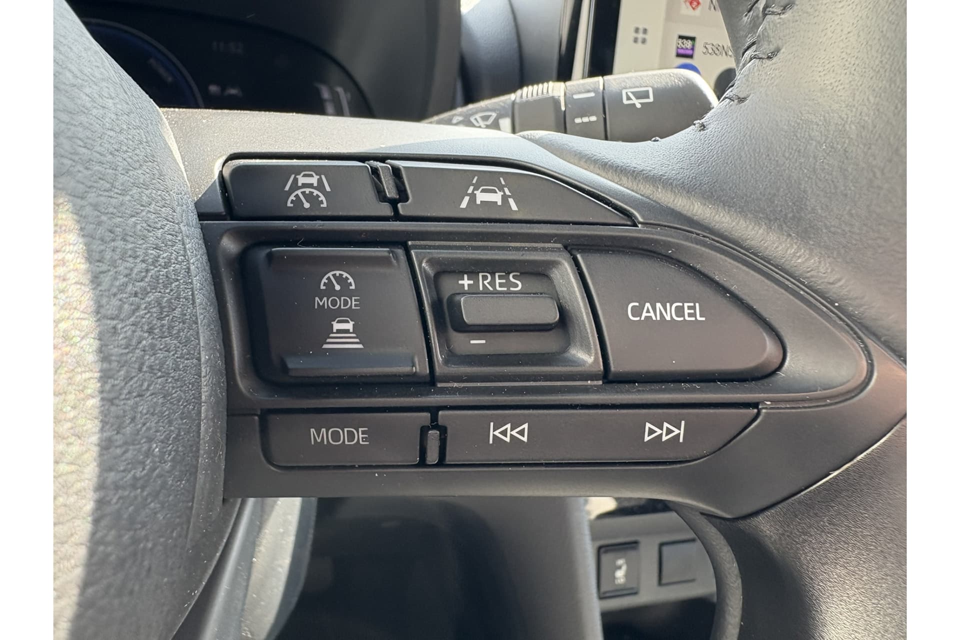 Toyota Yaris Cross 1.5 Hybrid 115 First Edition thumbnail 11