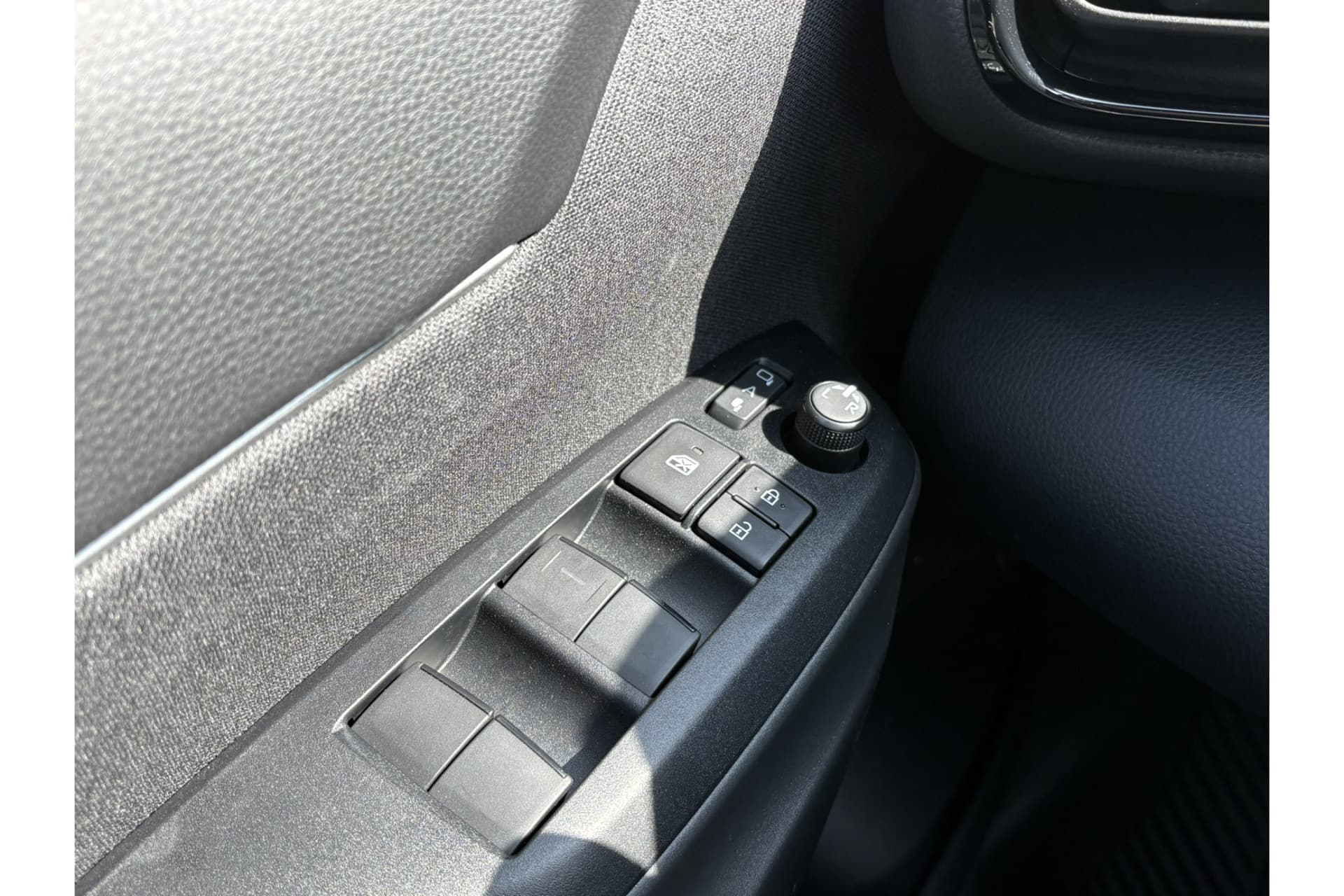 Toyota Yaris Cross 1.5 Hybrid 115 First Edition thumbnail 12