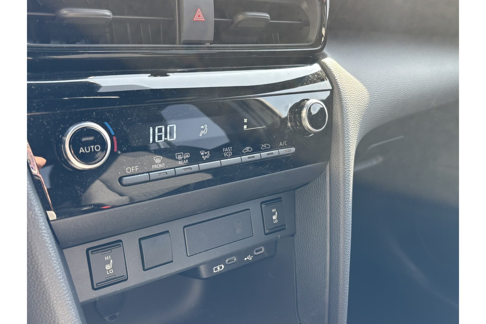 Toyota Yaris Cross 1.5 Hybrid 115 First Edition thumbnail 15