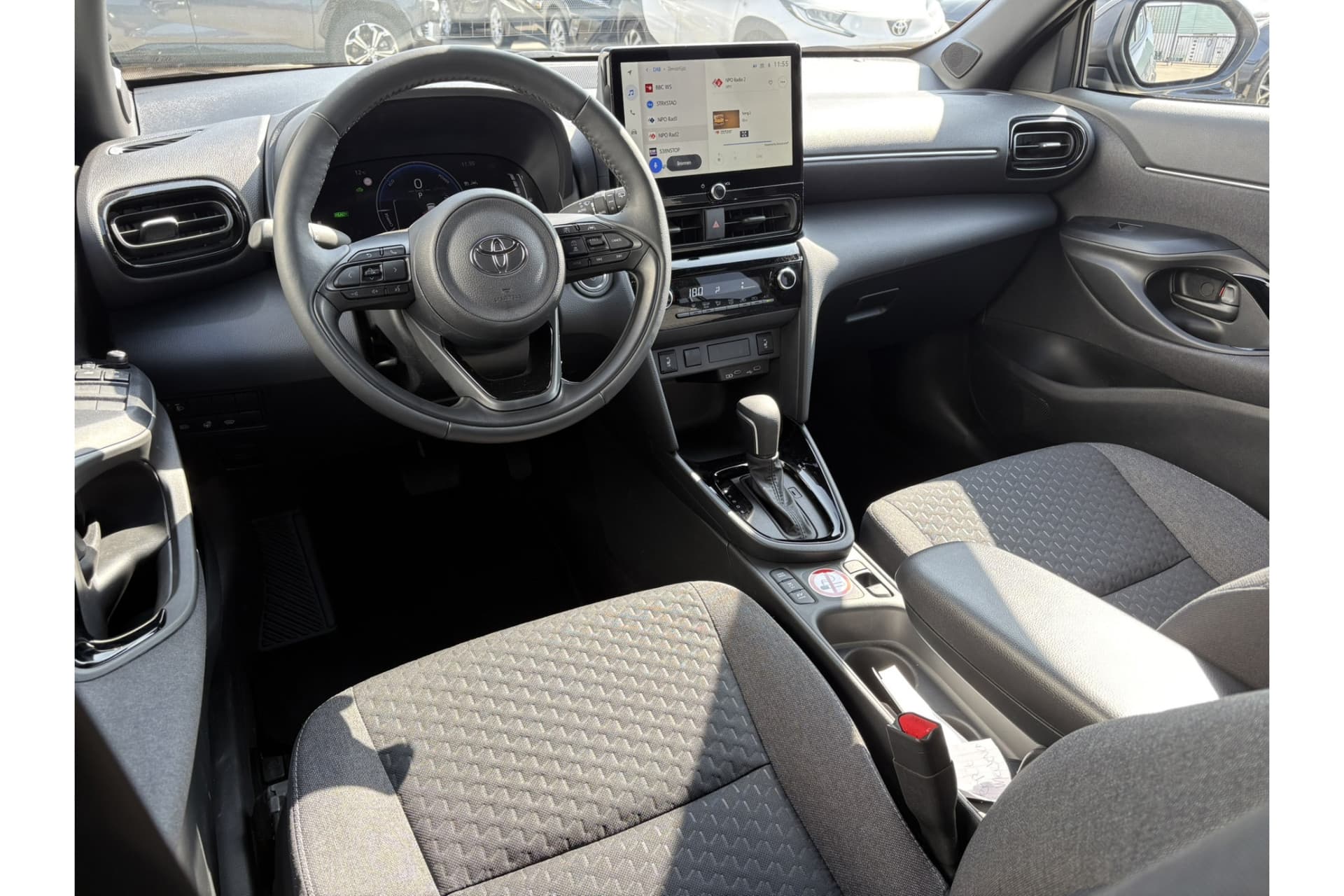 Toyota Yaris Cross 1.5 Hybrid 115 First Edition thumbnail 6